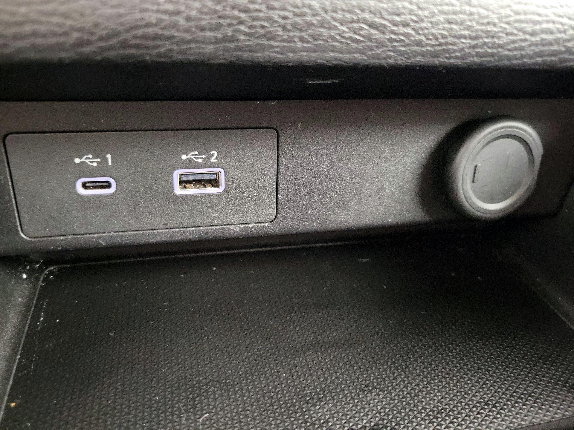 Thumbnail: 2024 Mitsubishi Outlander - 18