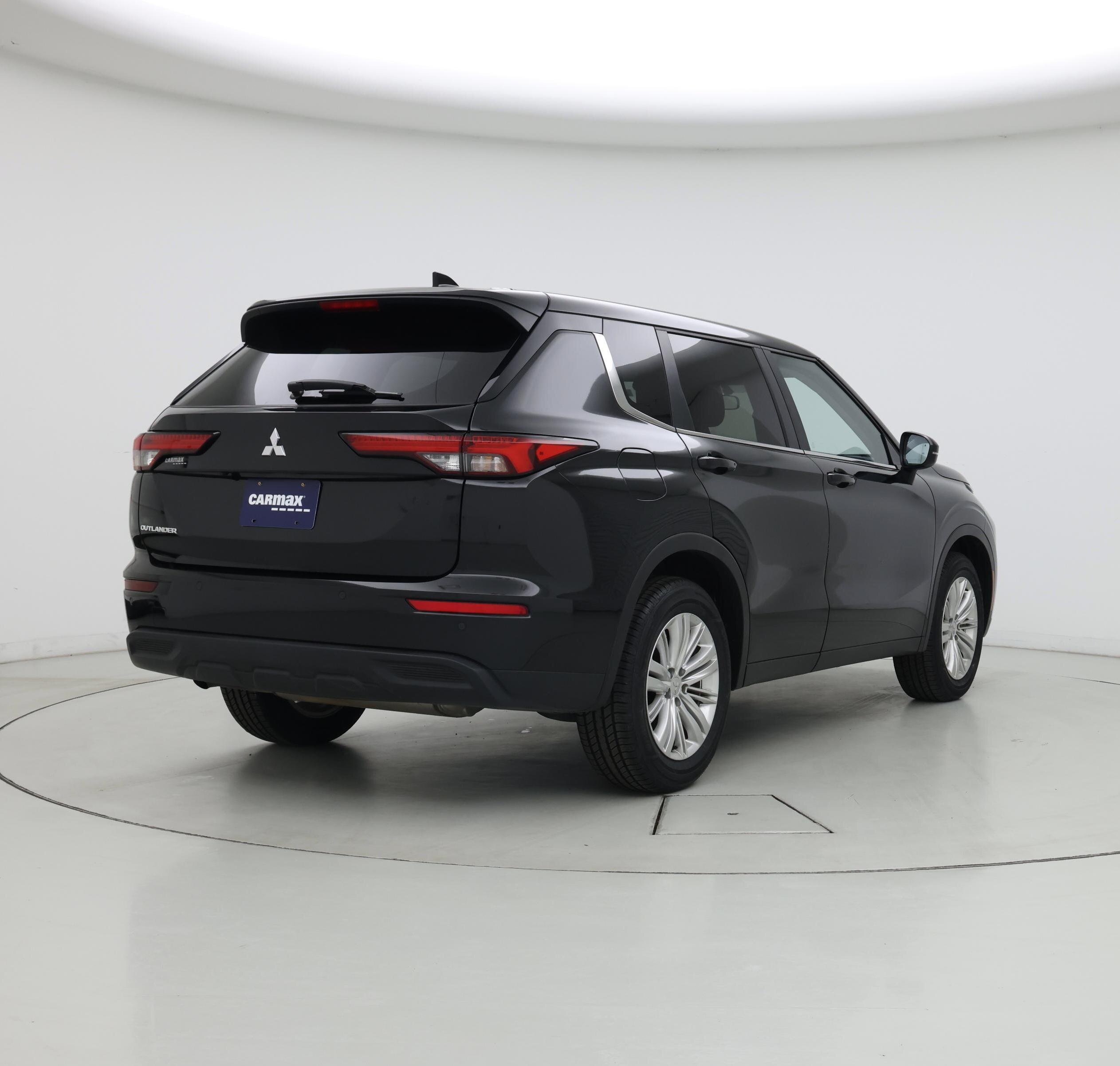 Thumbnail: 2024 Mitsubishi Outlander - 8