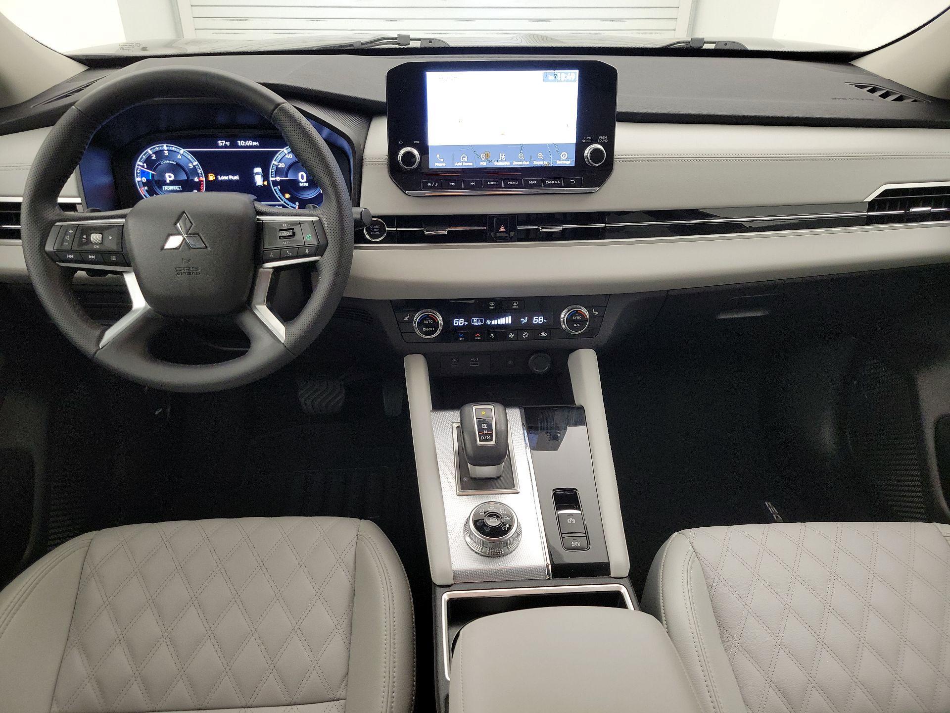 Thumbnail: 2024 Mitsubishi Outlander - 9