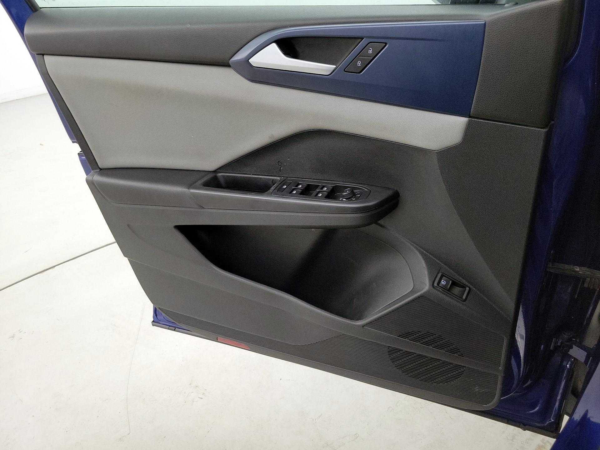 Thumbnail: 2023 Volkswagen Taos - 12