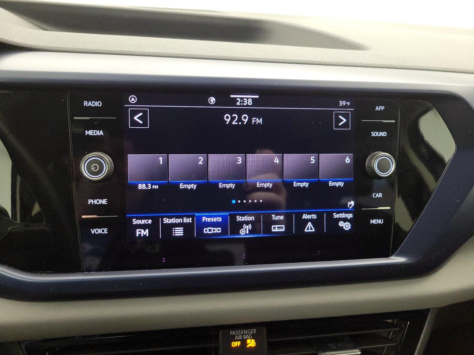 Thumbnail: 2023 Volkswagen Taos - 15