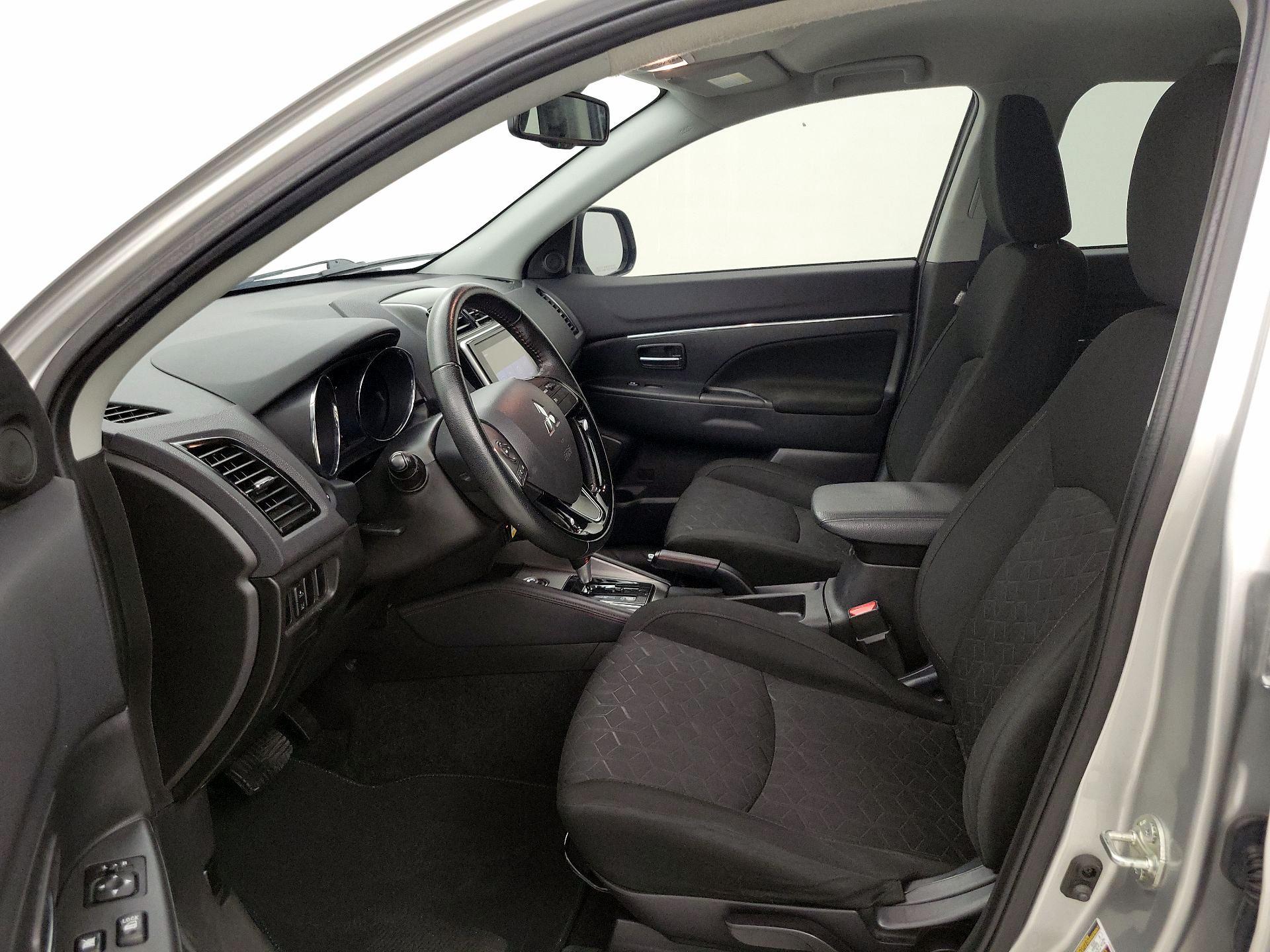 Thumbnail: 2023 Mitsubishi Outlander Sport - 11