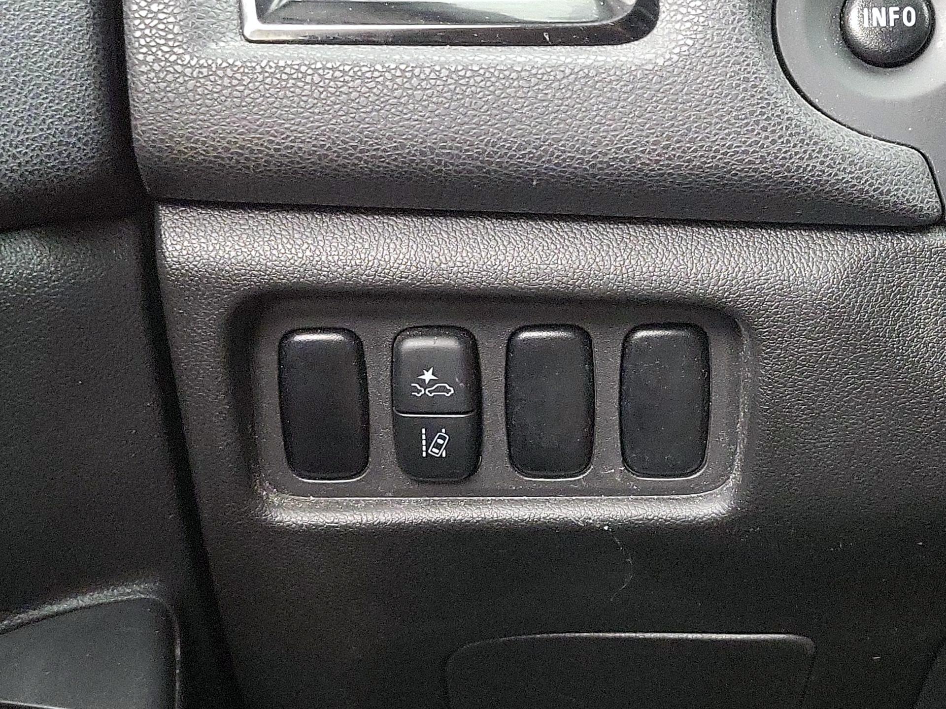 Thumbnail: 2023 Mitsubishi Outlander Sport - 13