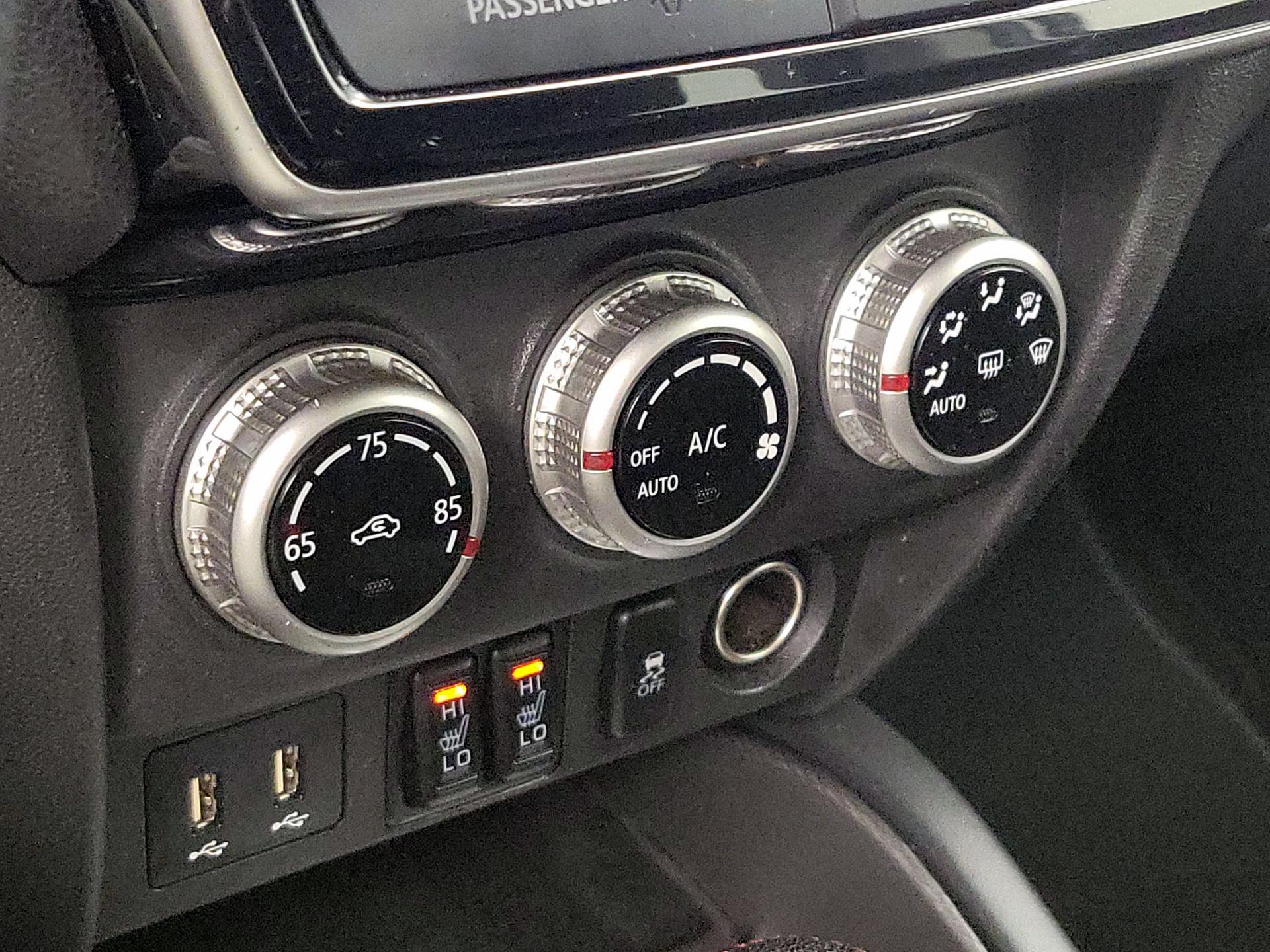 Thumbnail: 2023 Mitsubishi Outlander Sport - 16