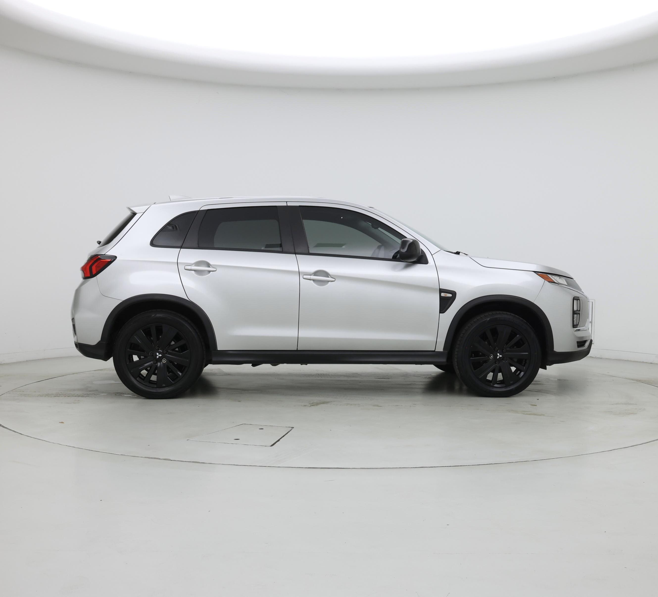 Thumbnail: 2023 Mitsubishi Outlander Sport - 7