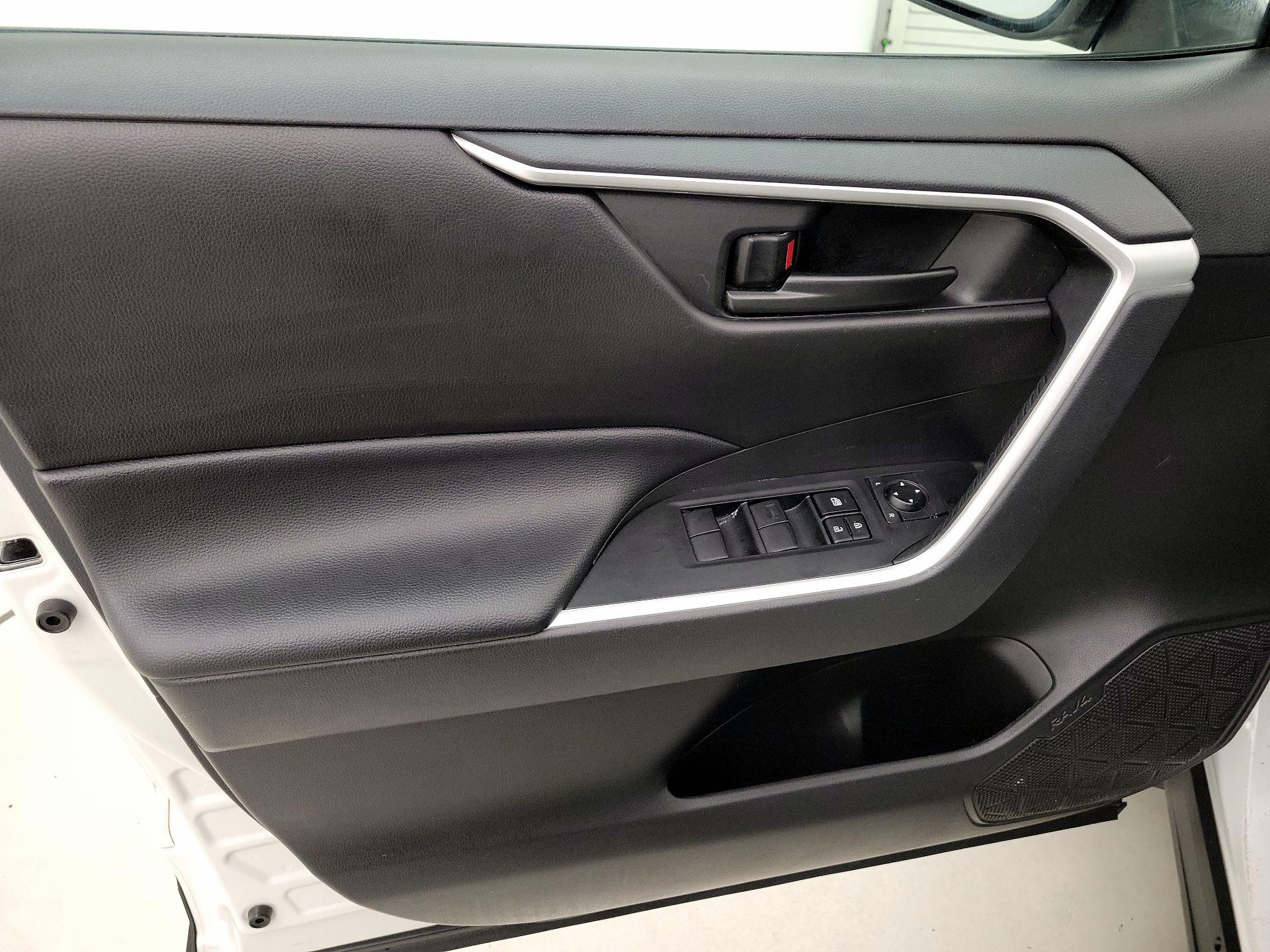 Thumbnail: 2023 Toyota RAV4 - 12