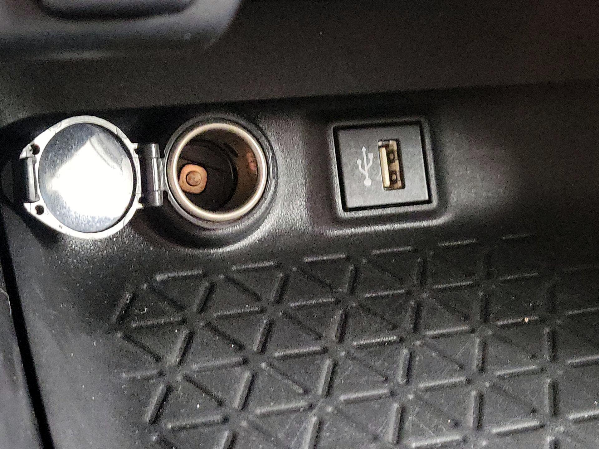 Thumbnail: 2023 Toyota RAV4 - 18