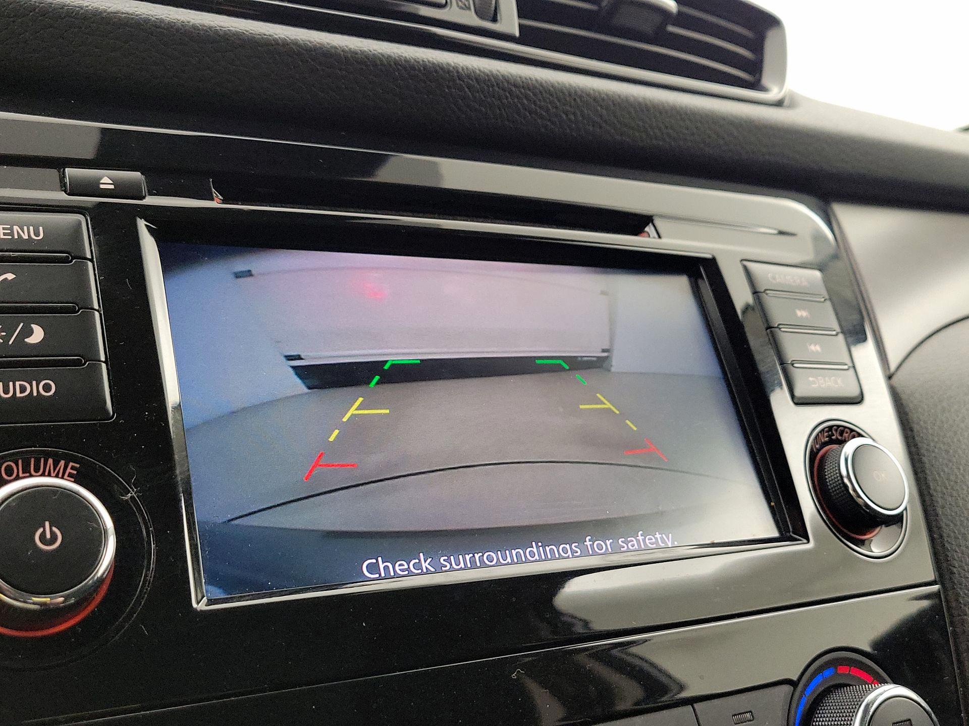 Thumbnail: 2022 Nissan Rogue Sport - 14