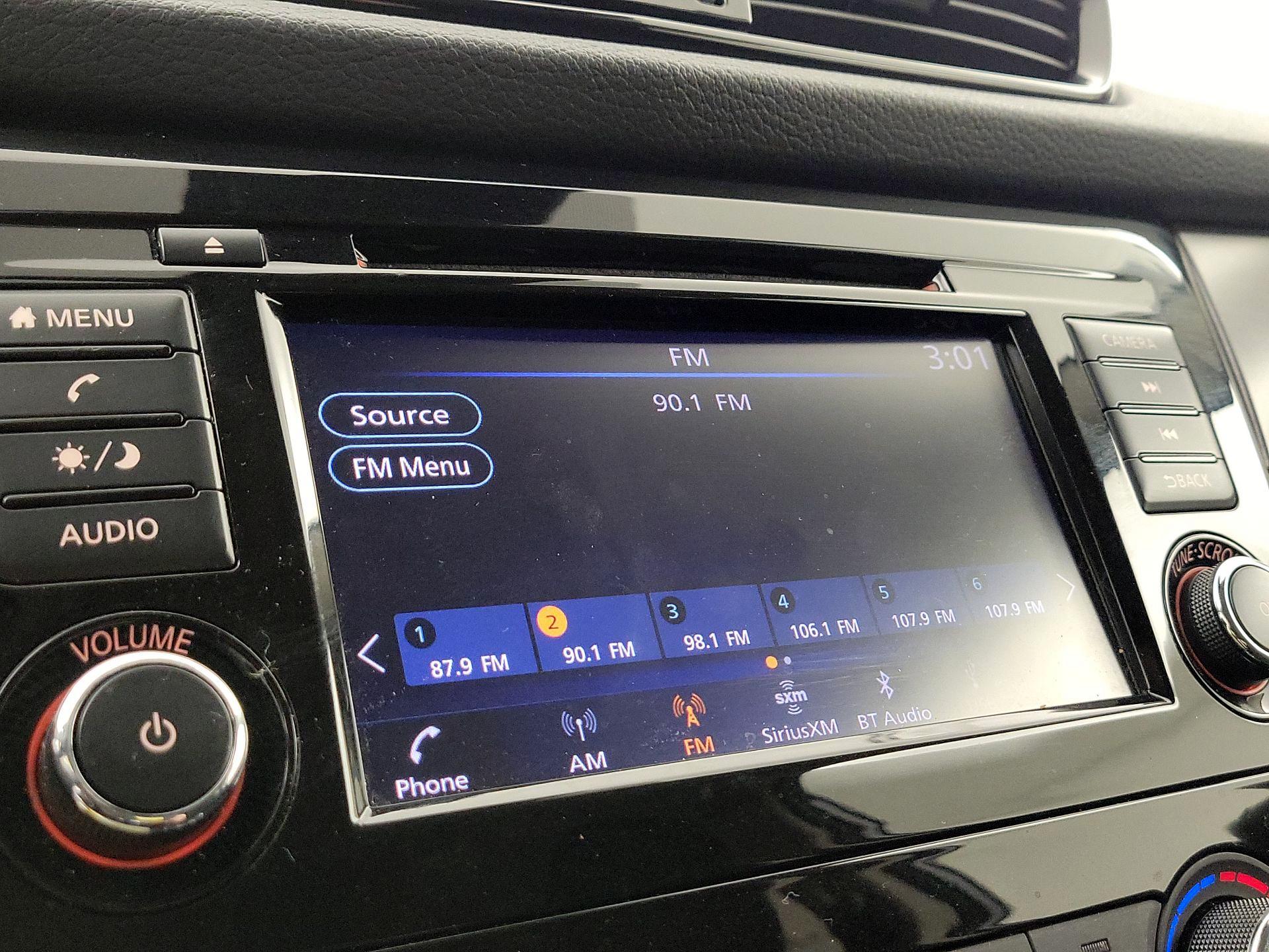 Thumbnail: 2022 Nissan Rogue Sport - 15