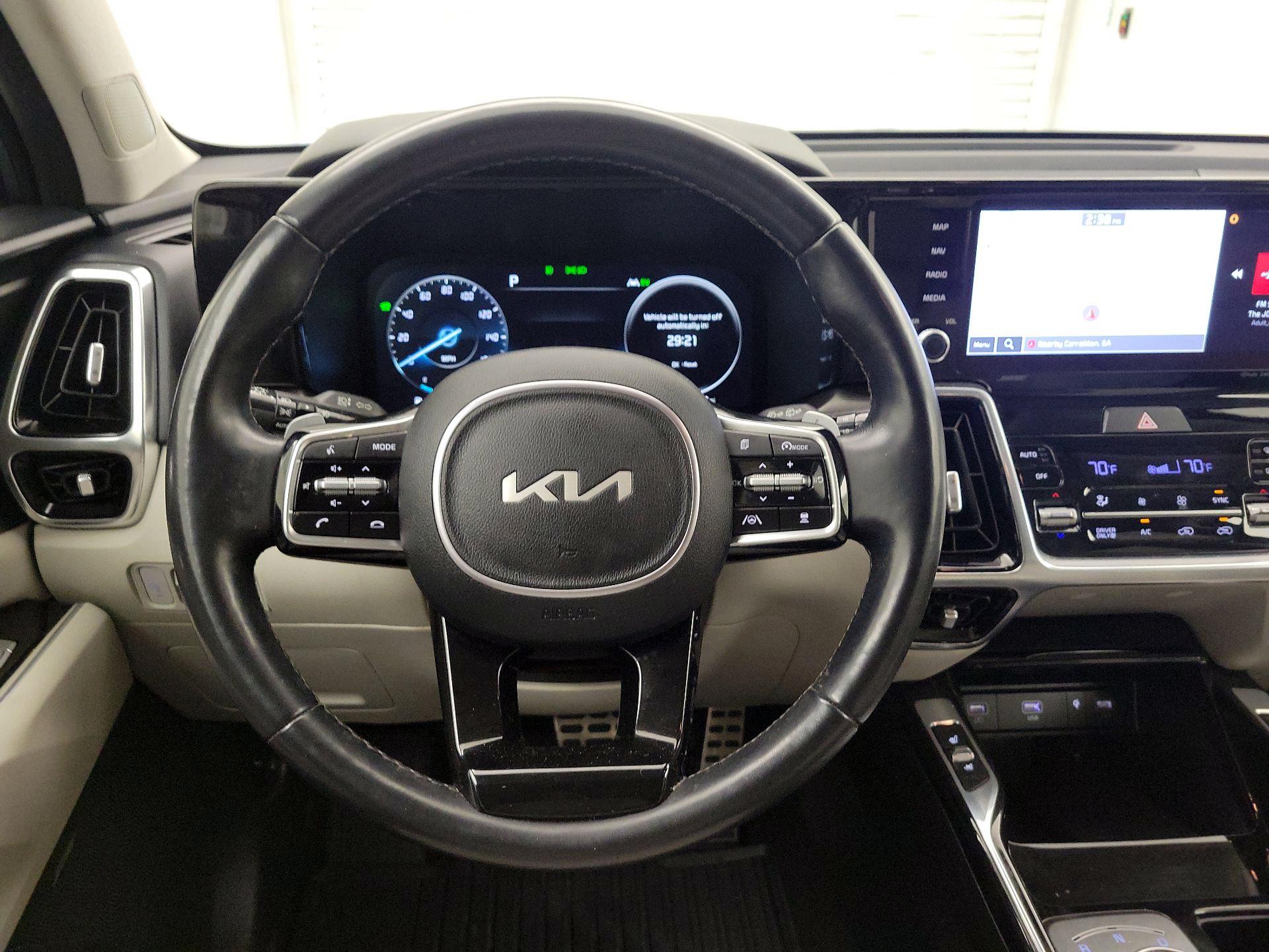 Thumbnail: 2023 Kia Sorento - 10