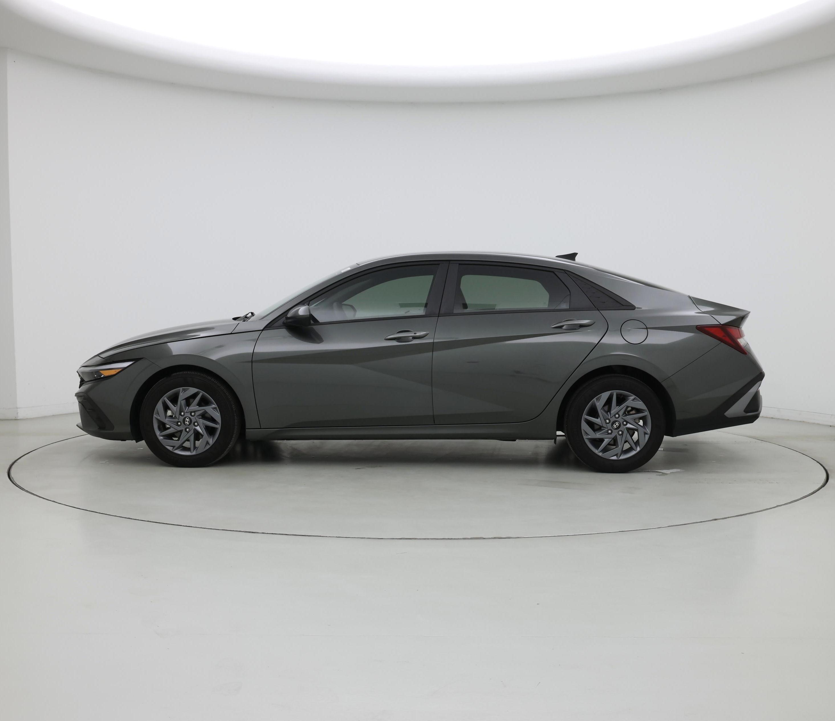 Thumbnail: 2024 Hyundai Elantra - 3