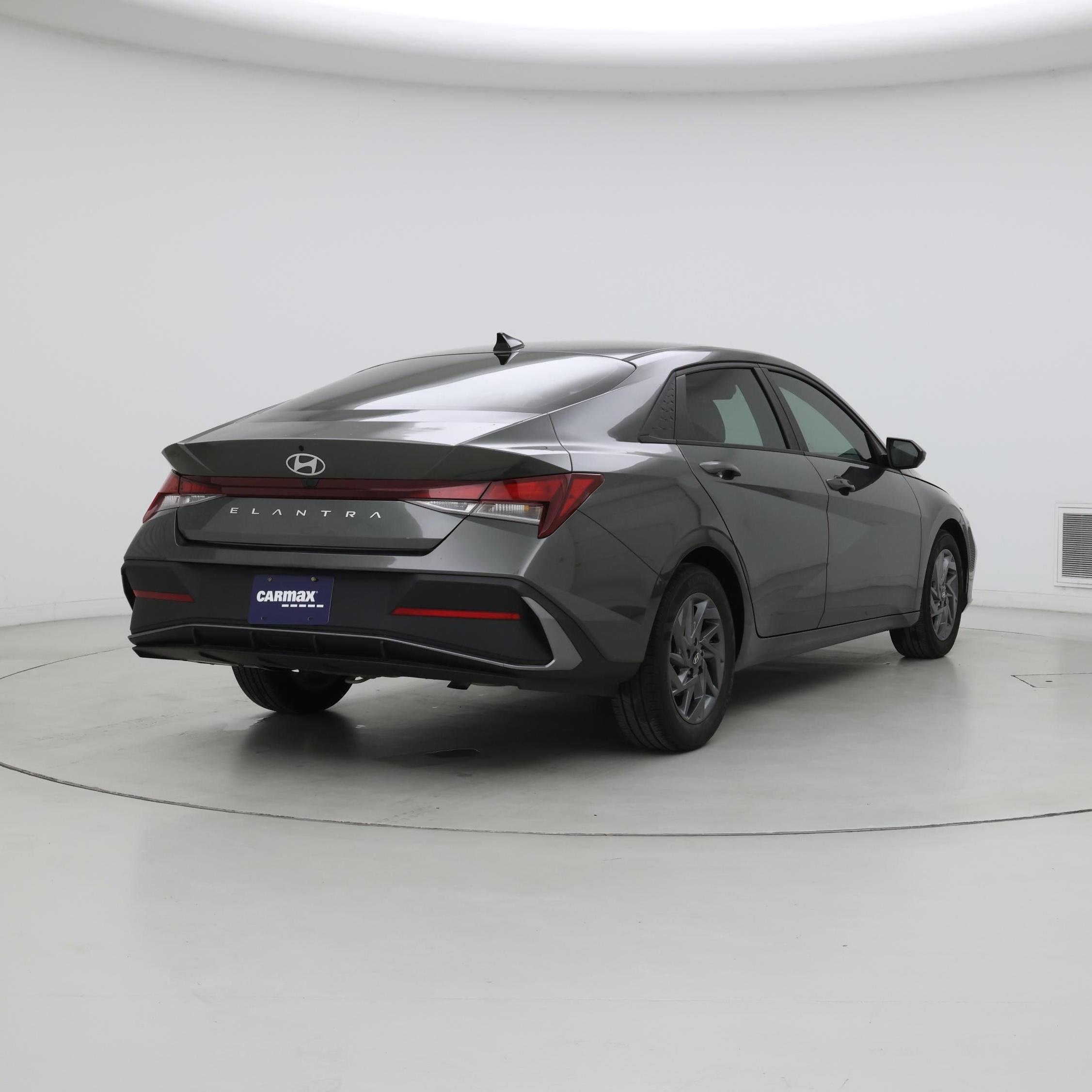 Thumbnail: 2024 Hyundai Elantra - 8