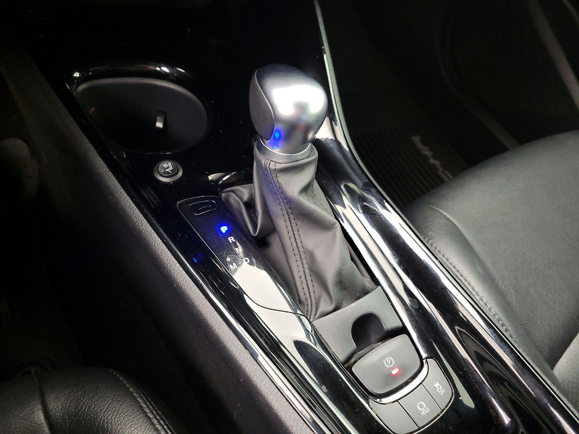 Thumbnail: 2020 Toyota C-HR - 17