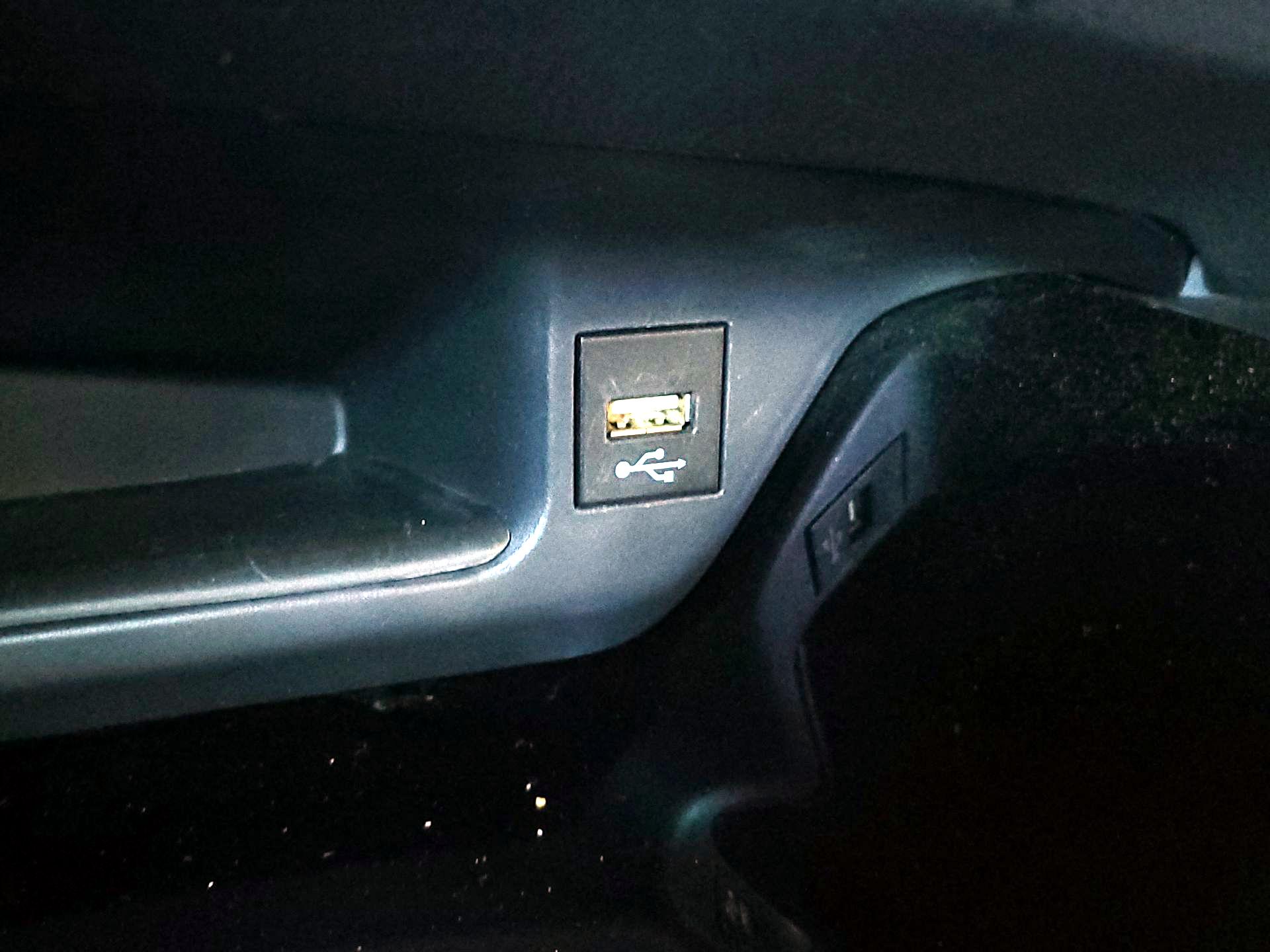 Thumbnail: 2020 Toyota C-HR - 18