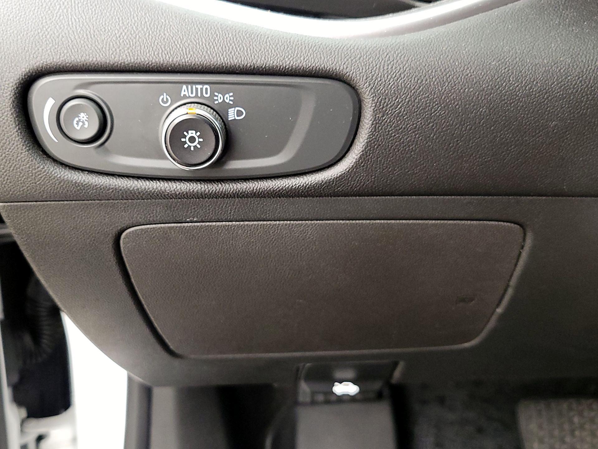 Thumbnail: 2023 Chevrolet Malibu - 13