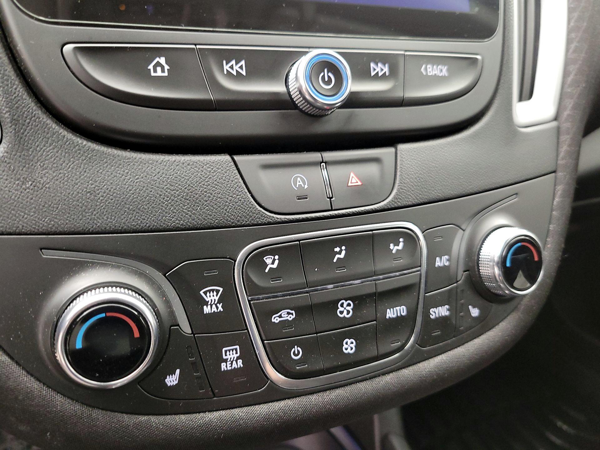 Thumbnail: 2023 Chevrolet Malibu - 17