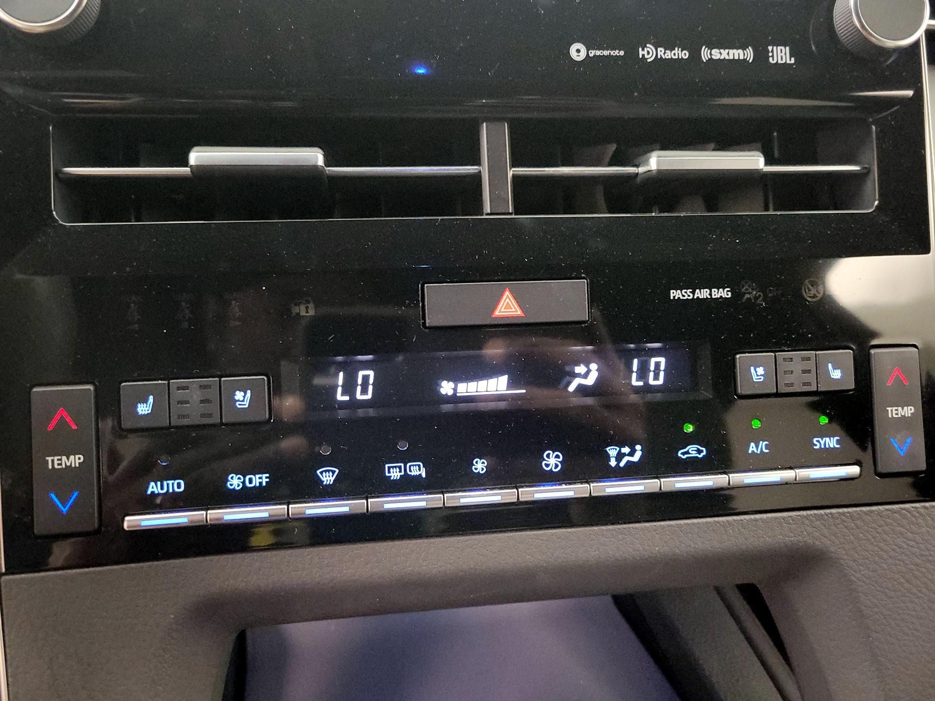 Thumbnail: 2020 Toyota Avalon - 17