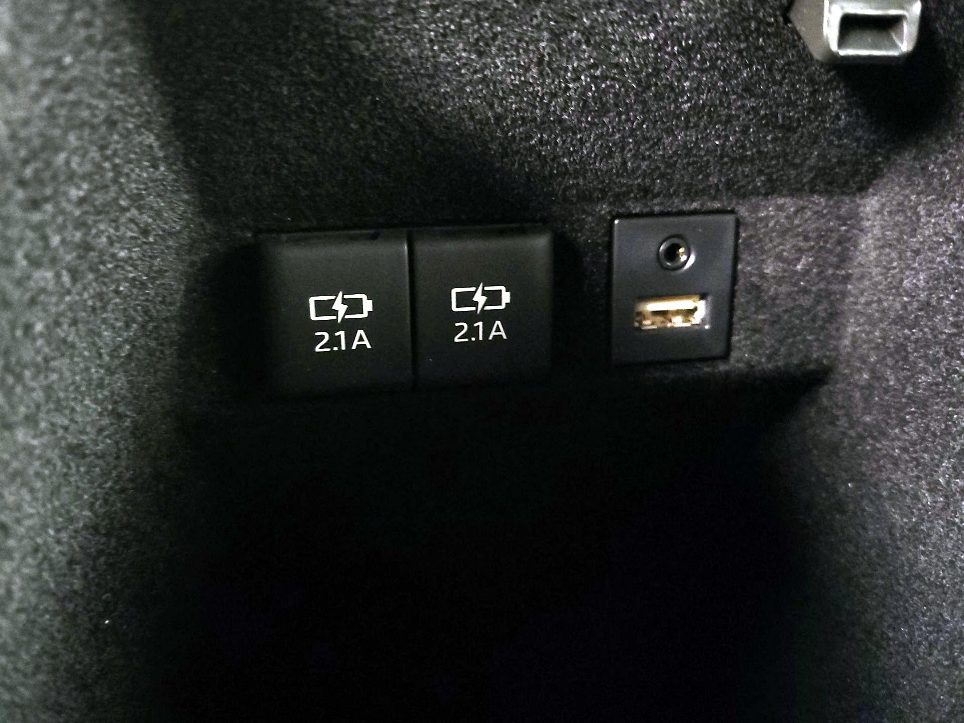 Thumbnail: 2020 Toyota Avalon - 19