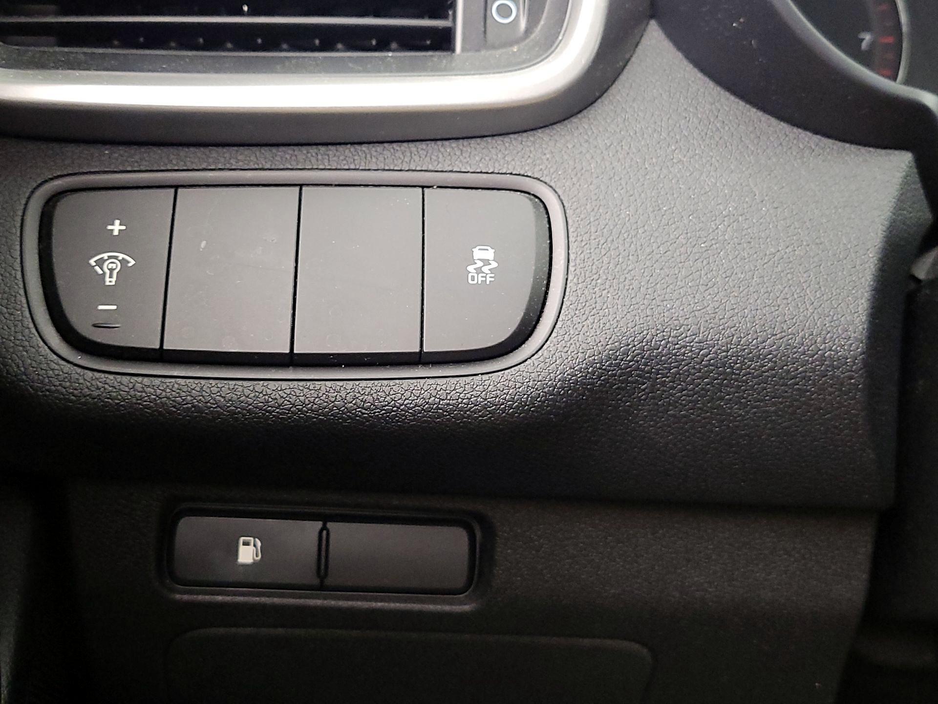 Thumbnail: 2018 Kia Sorento - 13