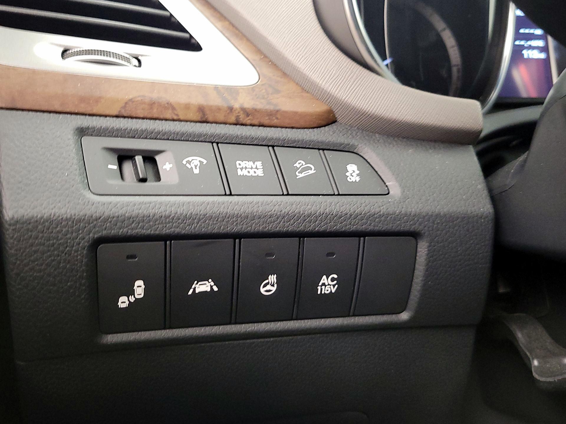 Thumbnail: 2018 Hyundai Santa Fe - 13