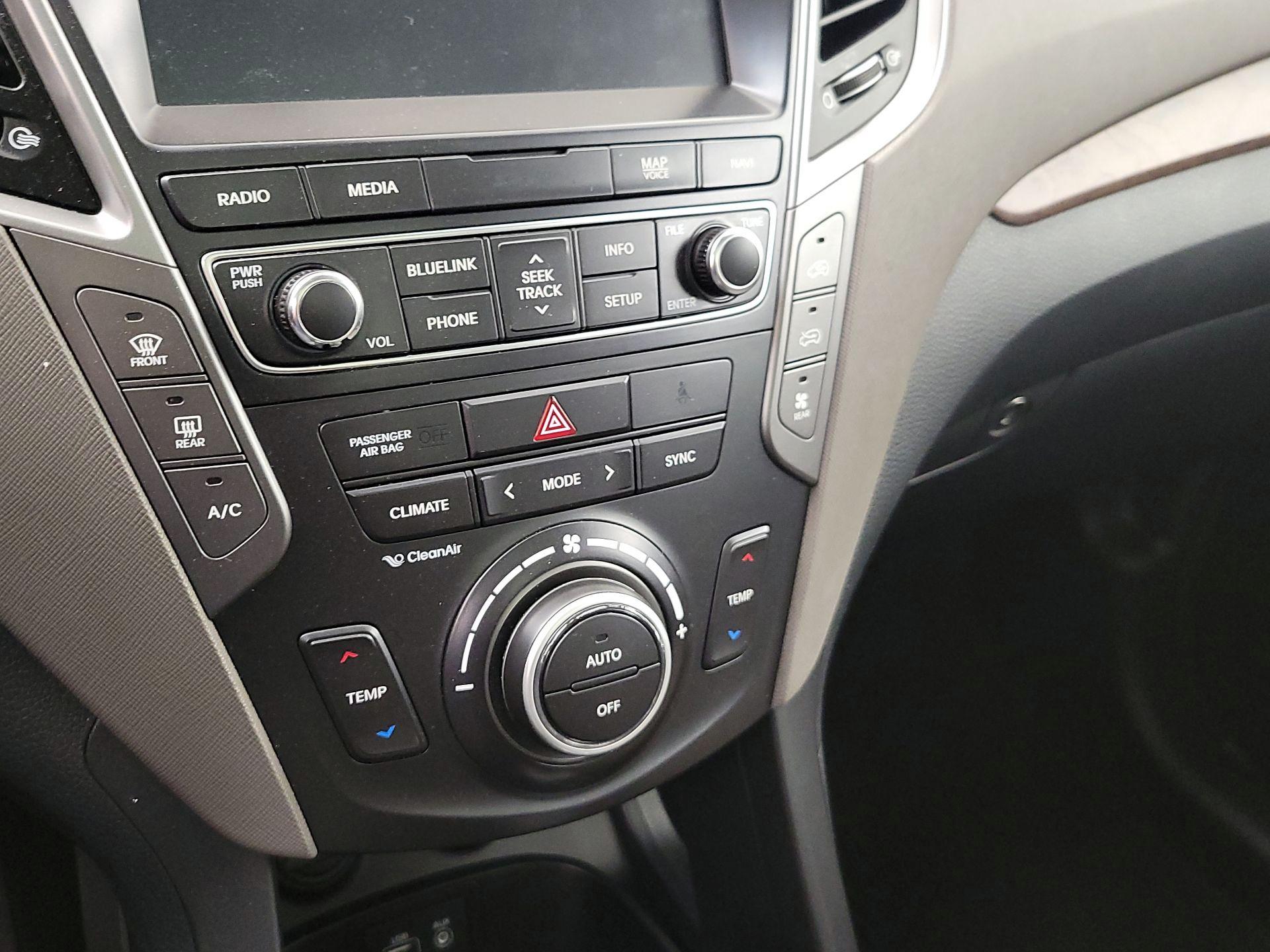 Thumbnail: 2018 Hyundai Santa Fe - 17