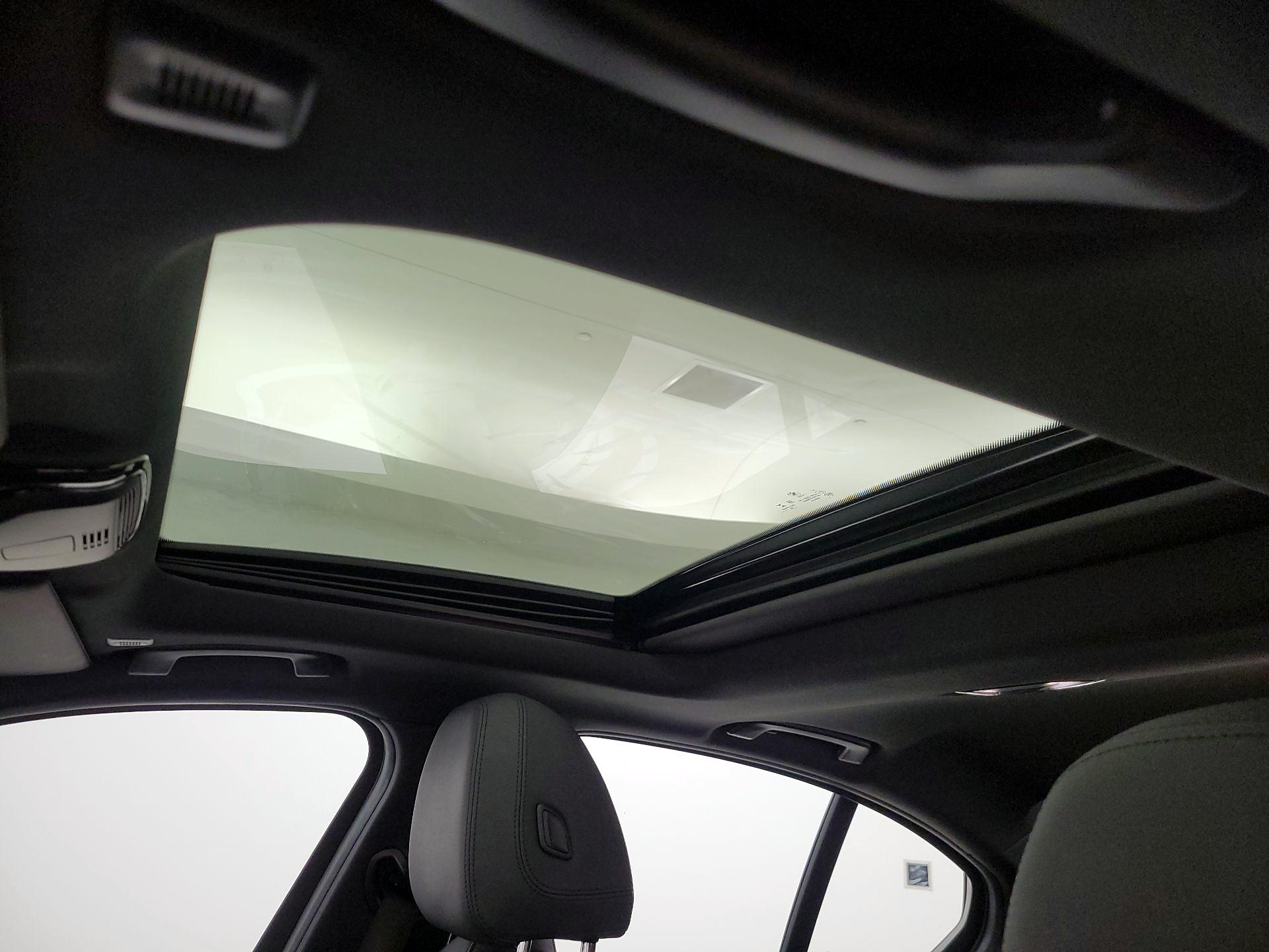 Thumbnail: 2021 BMW 3 Series - 20