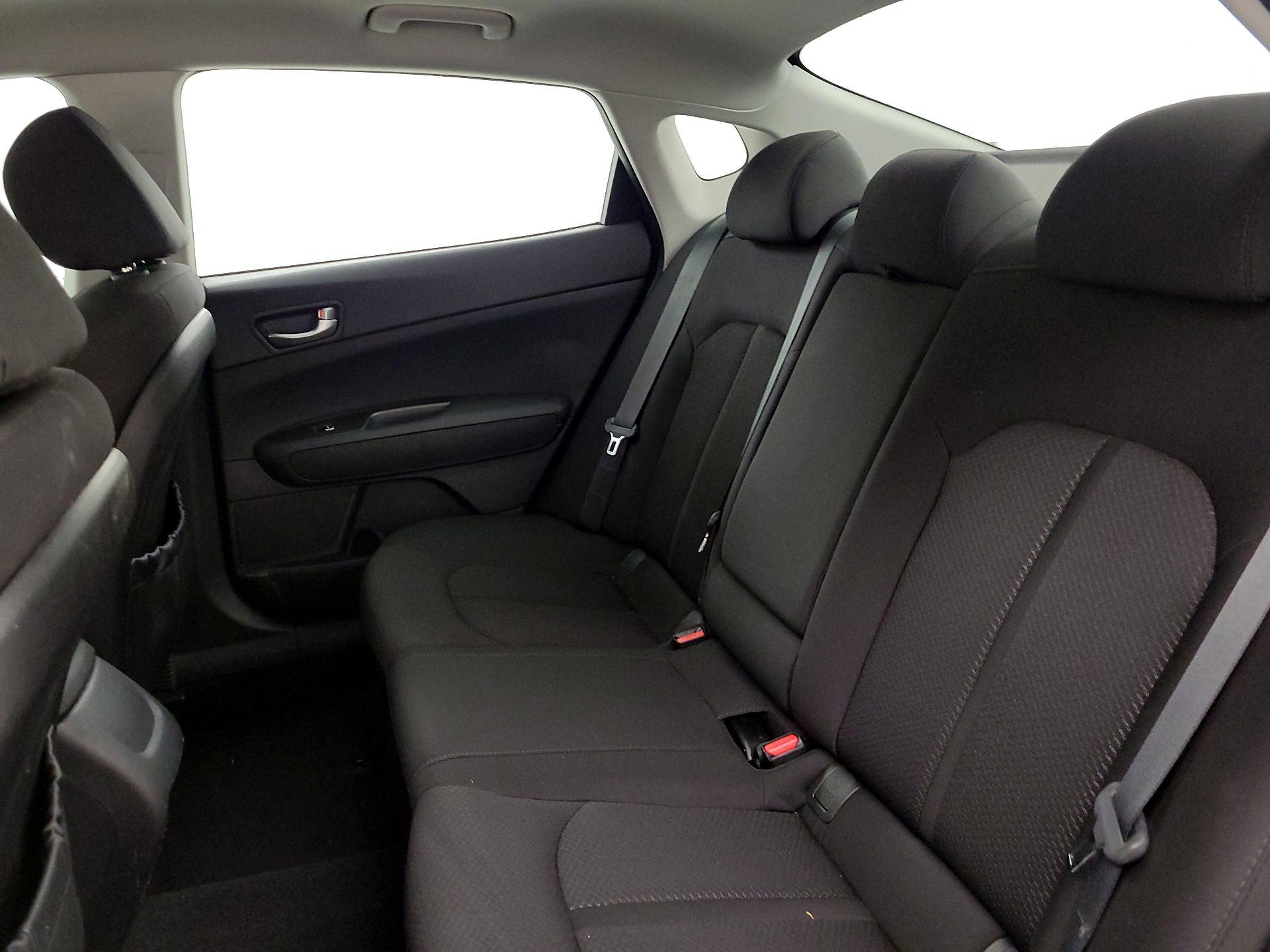 Thumbnail: 2017 Kia Optima - 19