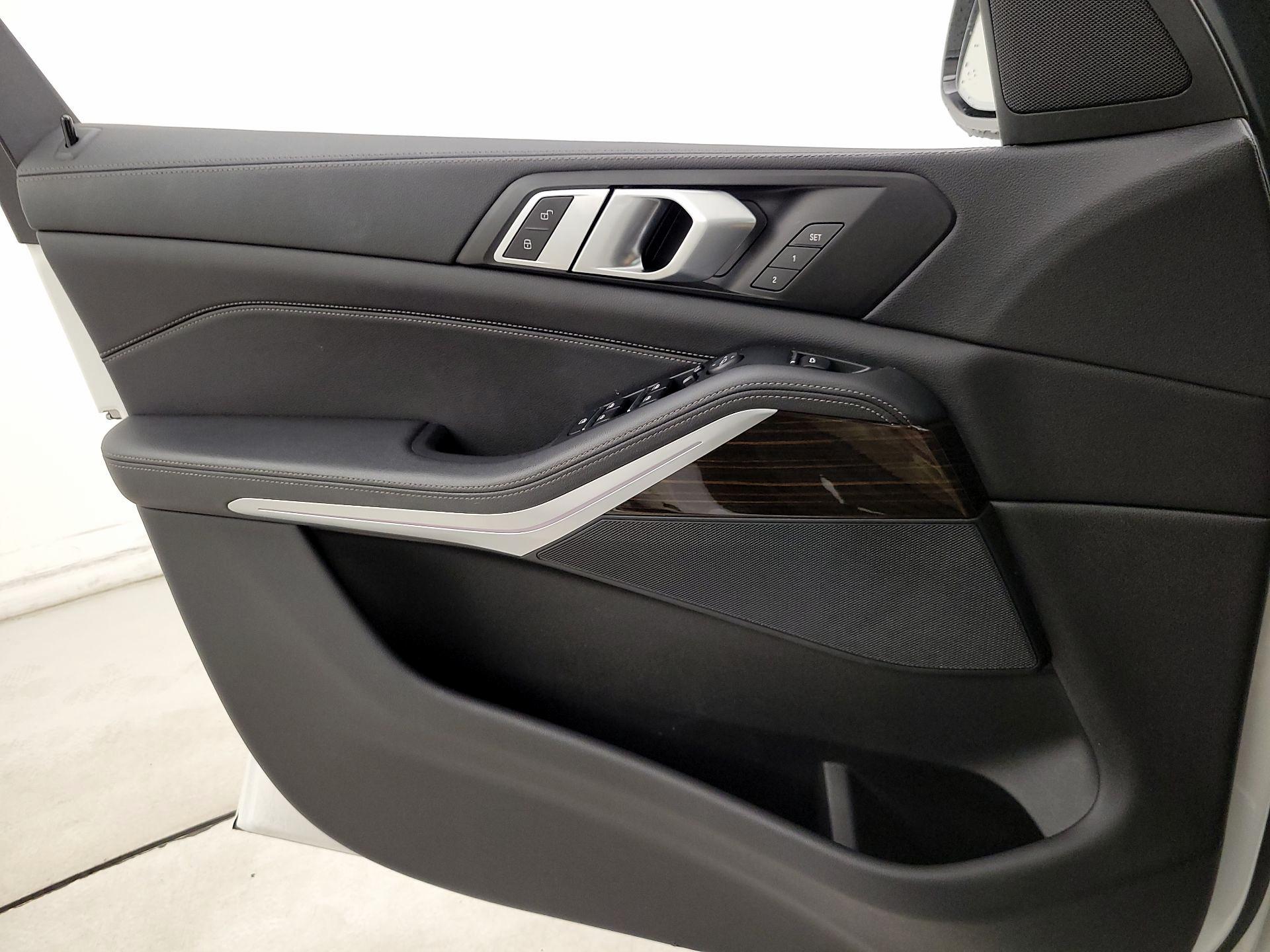 Thumbnail: 2020 BMW X5 - 12