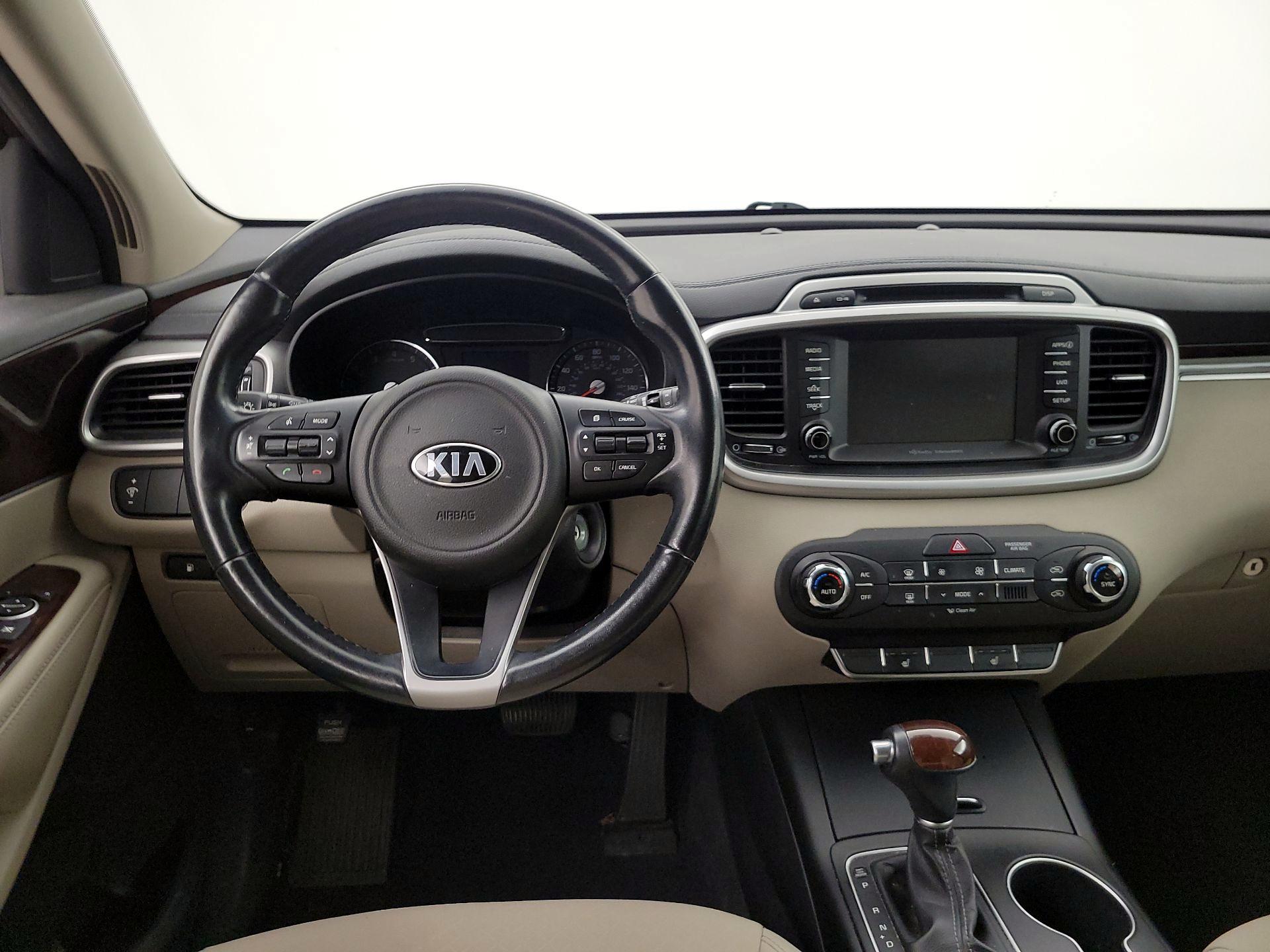 Thumbnail: 2017 Kia Sorento - 10