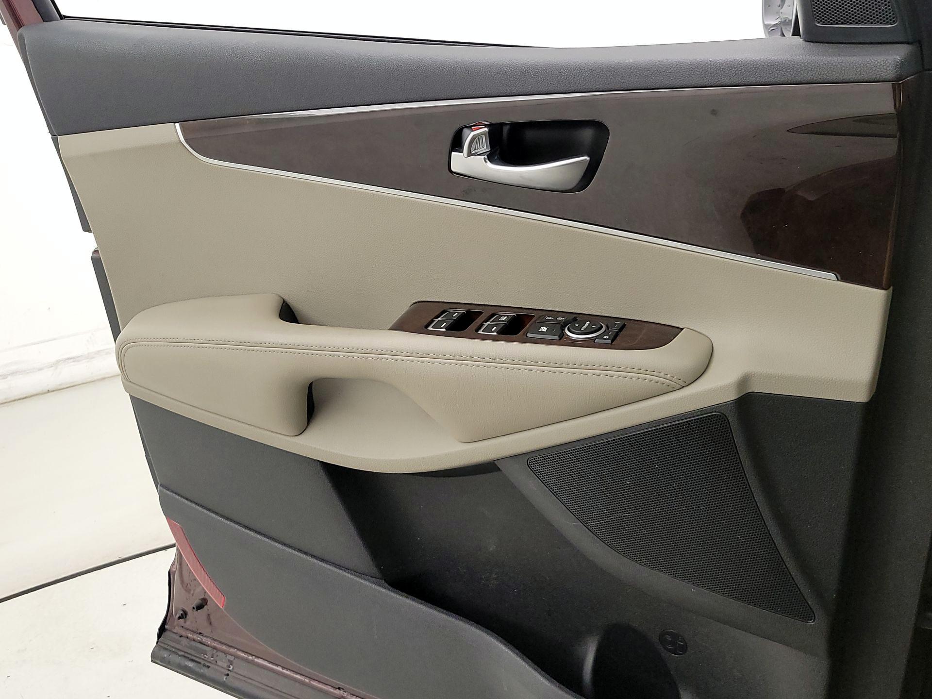 Thumbnail: 2017 Kia Sorento - 12