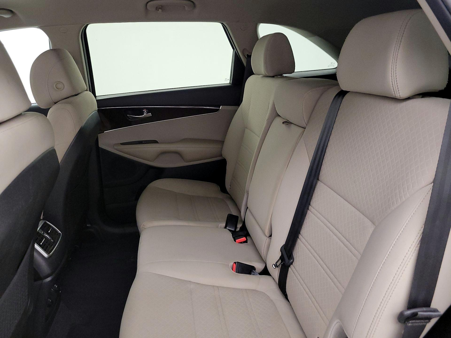 Thumbnail: 2017 Kia Sorento - 19