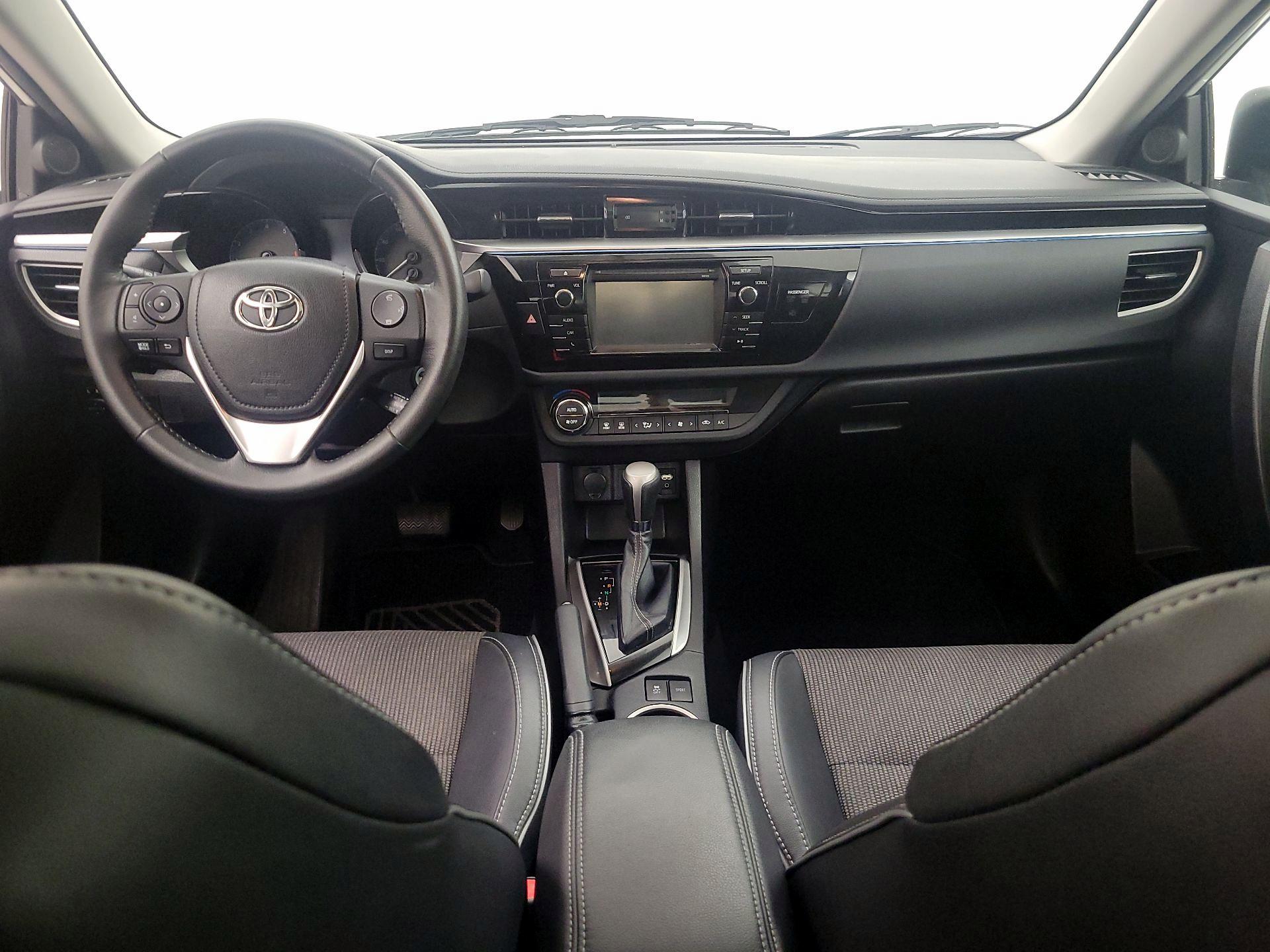 Thumbnail: 2015 Toyota Corolla - 9