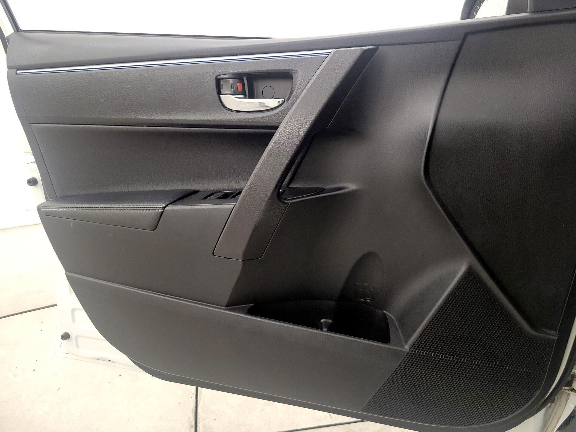 Thumbnail: 2015 Toyota Corolla - 12