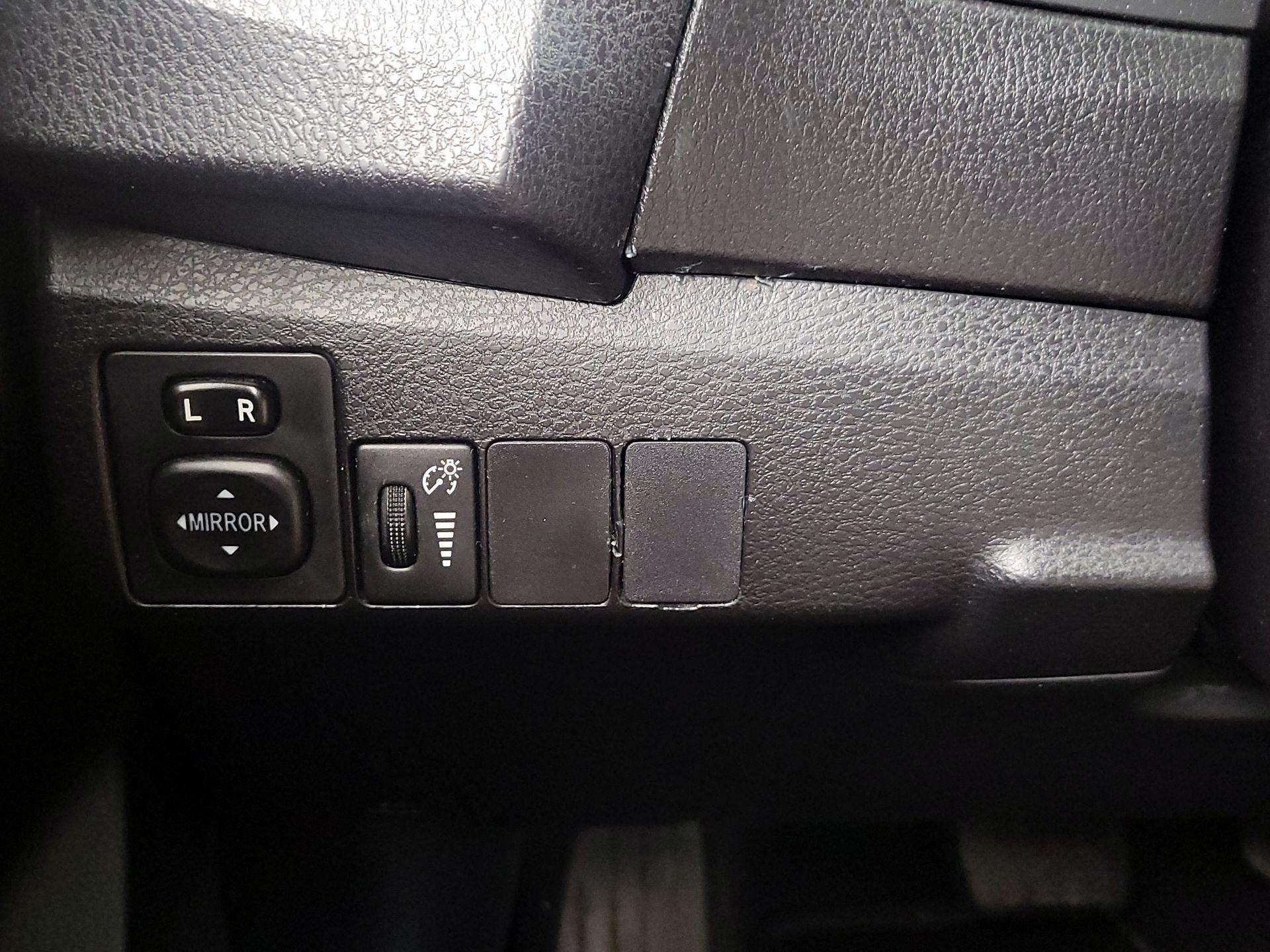 Thumbnail: 2015 Toyota Corolla - 13