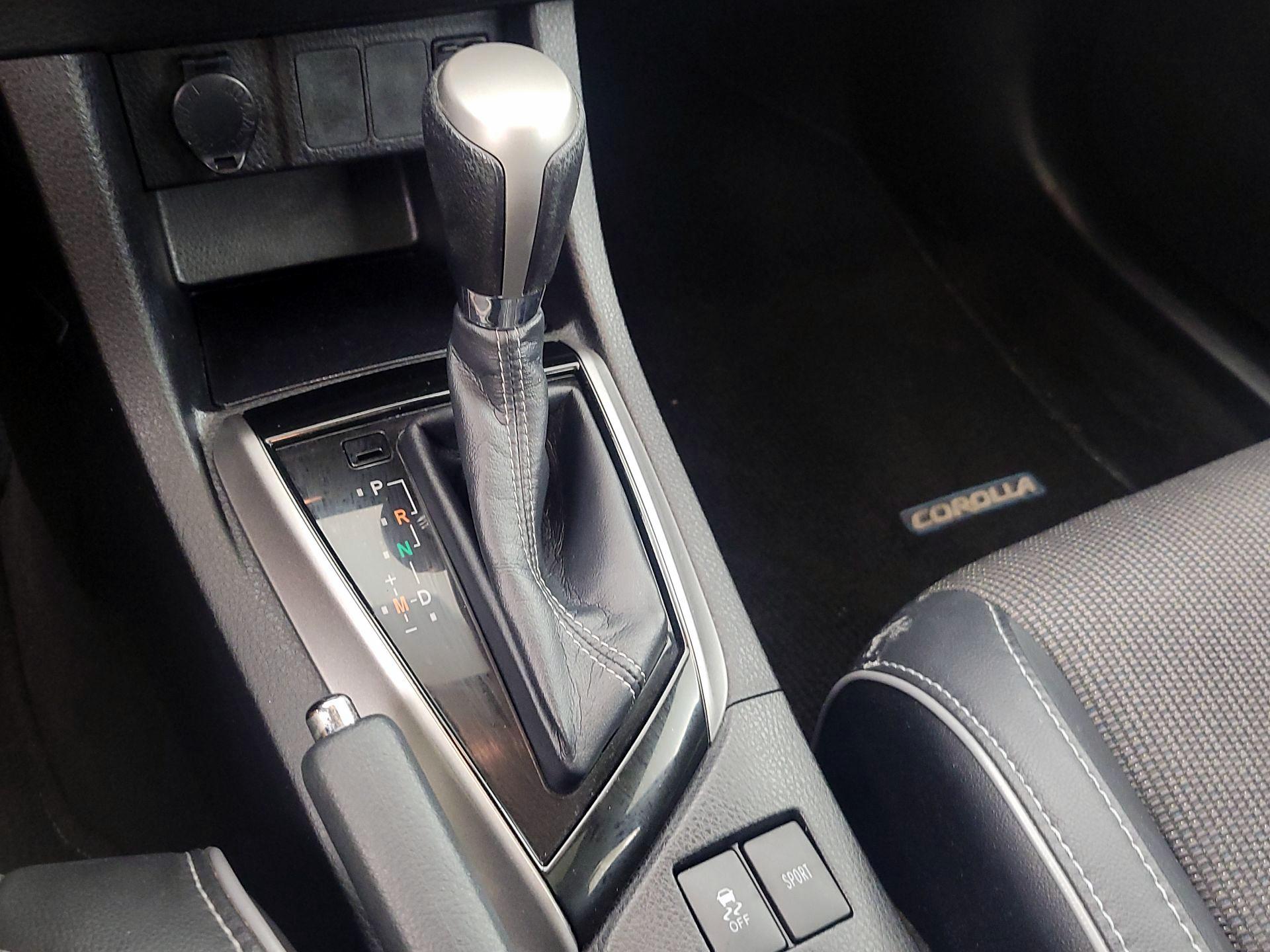 Thumbnail: 2015 Toyota Corolla - 17