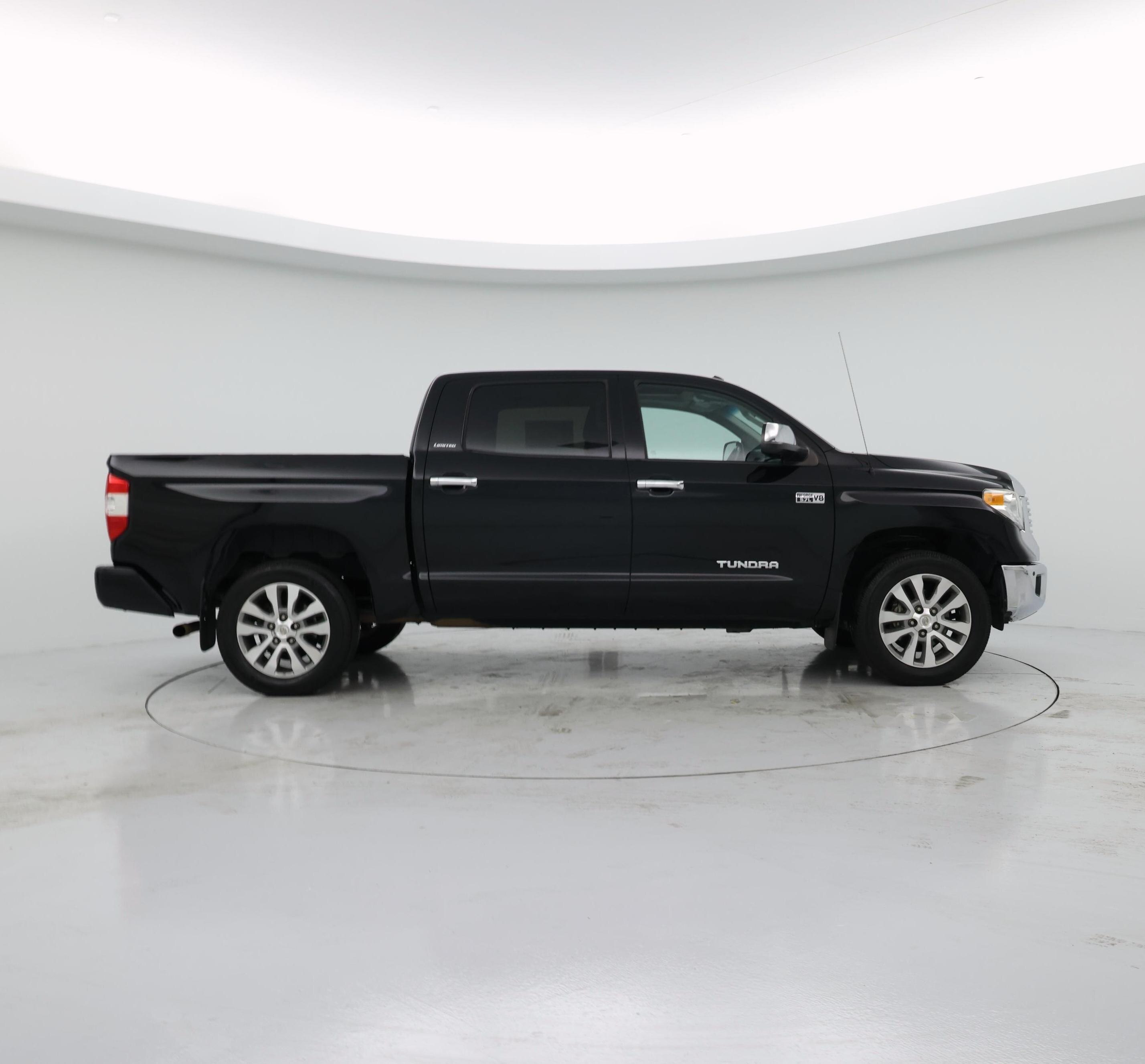 Thumbnail: 2017 Toyota Tundra - 7