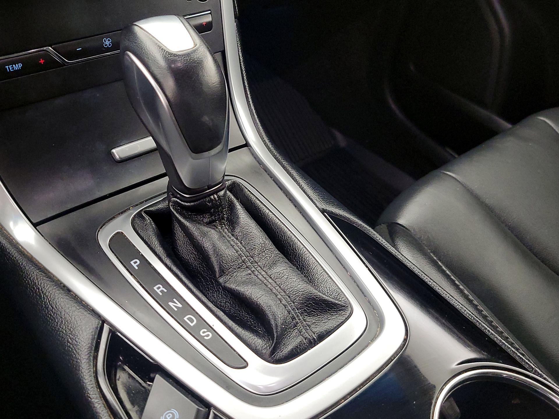 Thumbnail: 2018 Ford Edge - 18