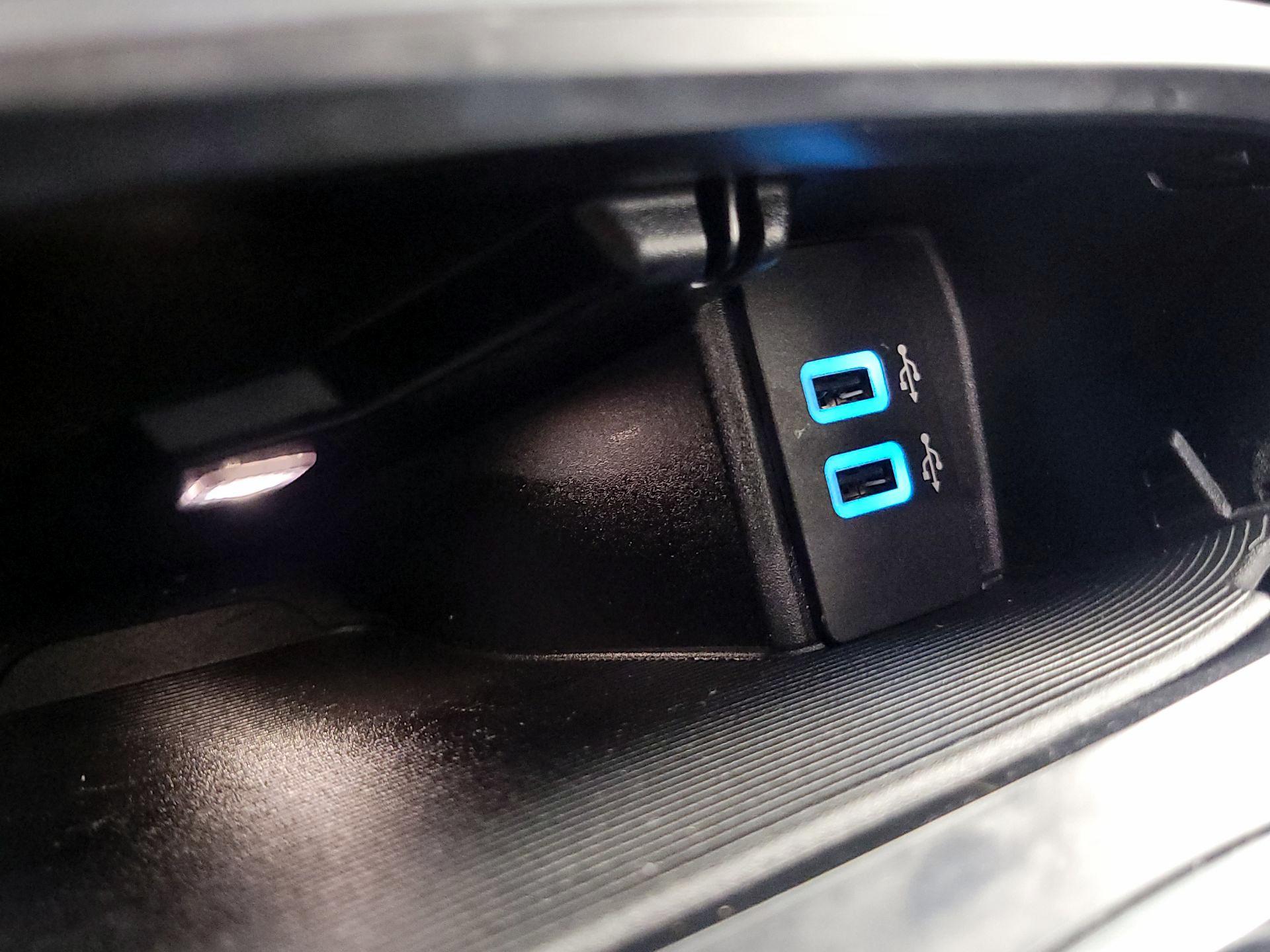 Thumbnail: 2018 Ford Edge - 19