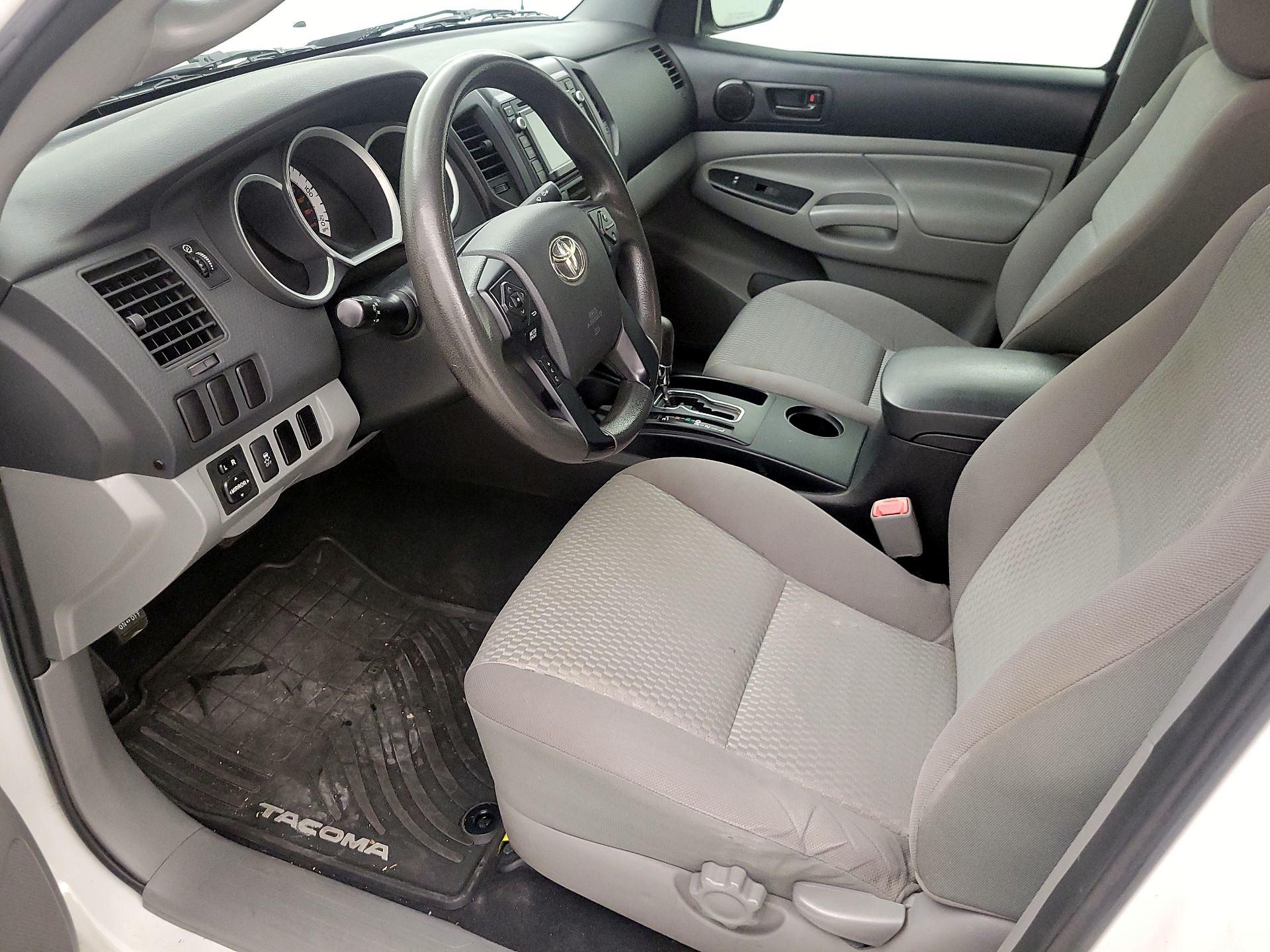 Thumbnail: 2015 Toyota Tacoma - 11