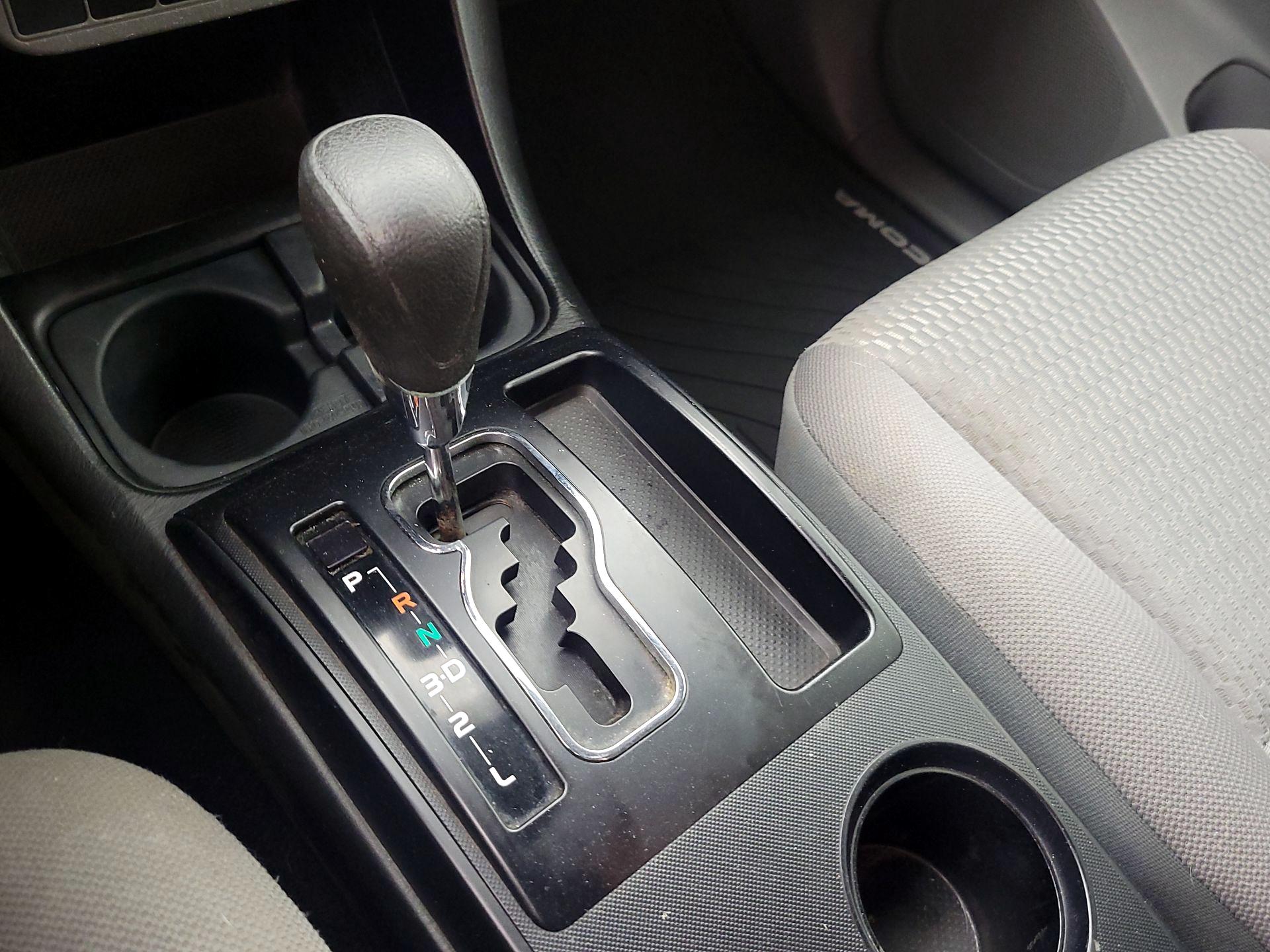 Thumbnail: 2015 Toyota Tacoma - 17