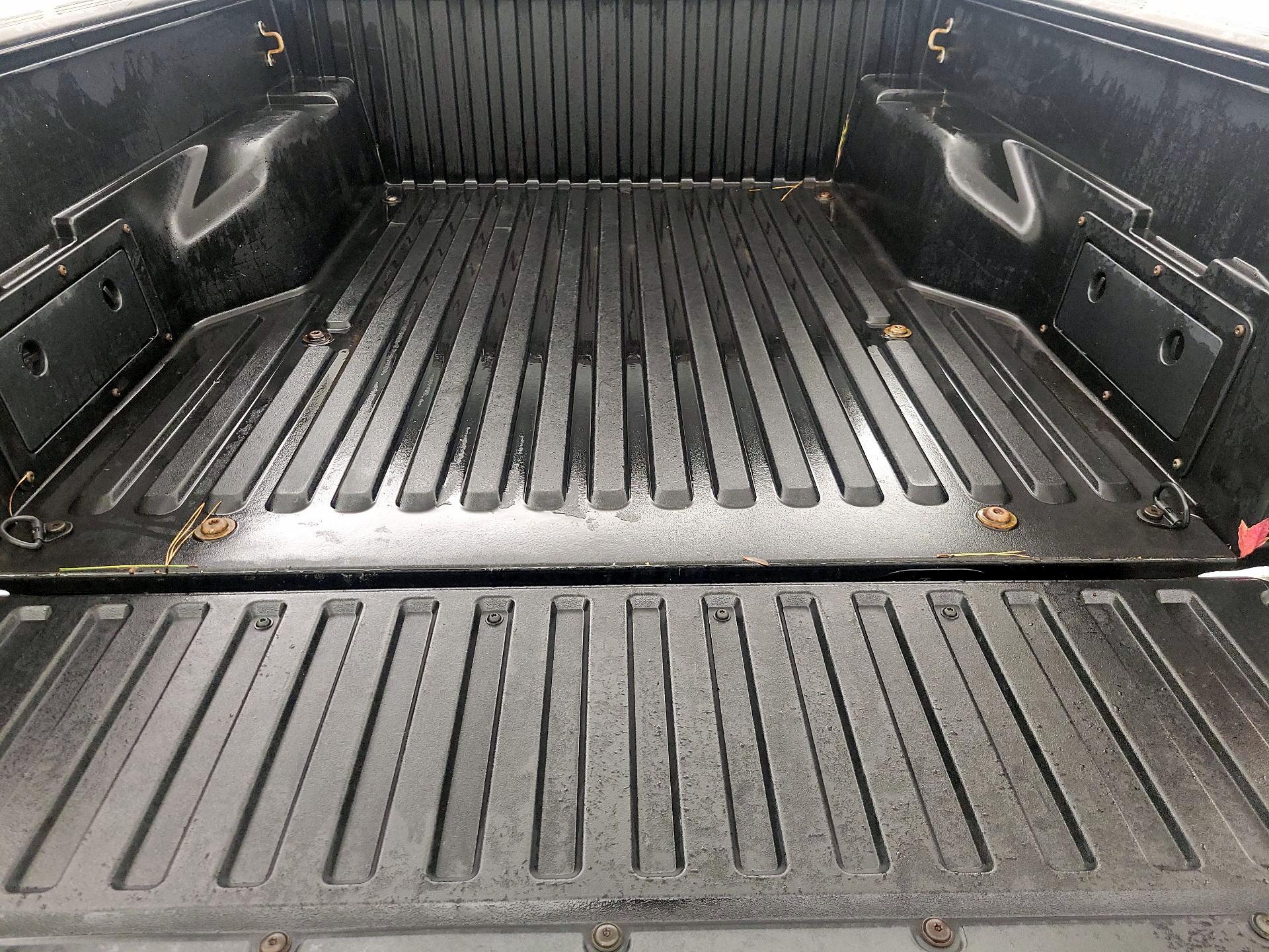 Thumbnail: 2015 Toyota Tacoma - 20