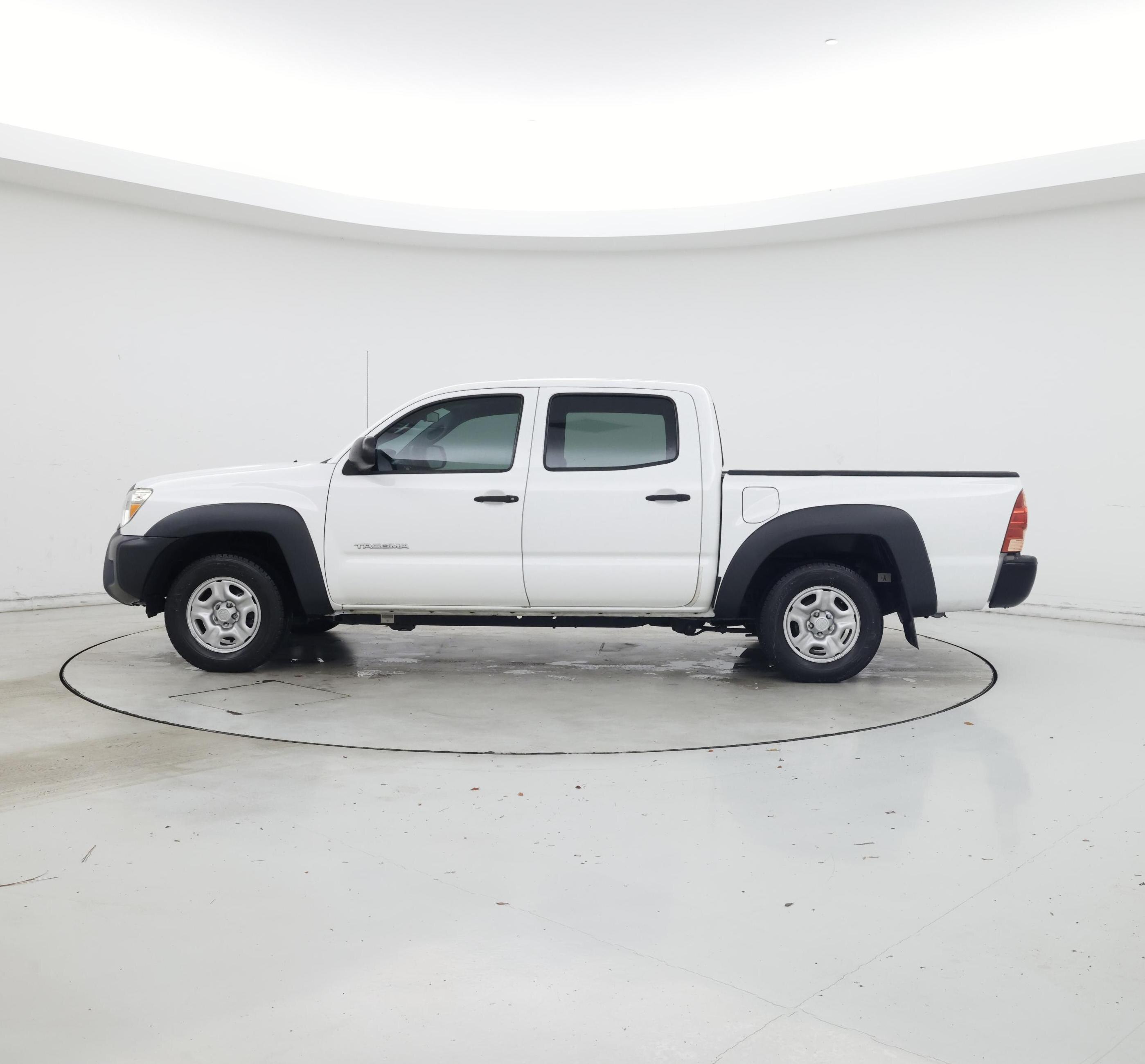 Thumbnail: 2015 Toyota Tacoma - 3