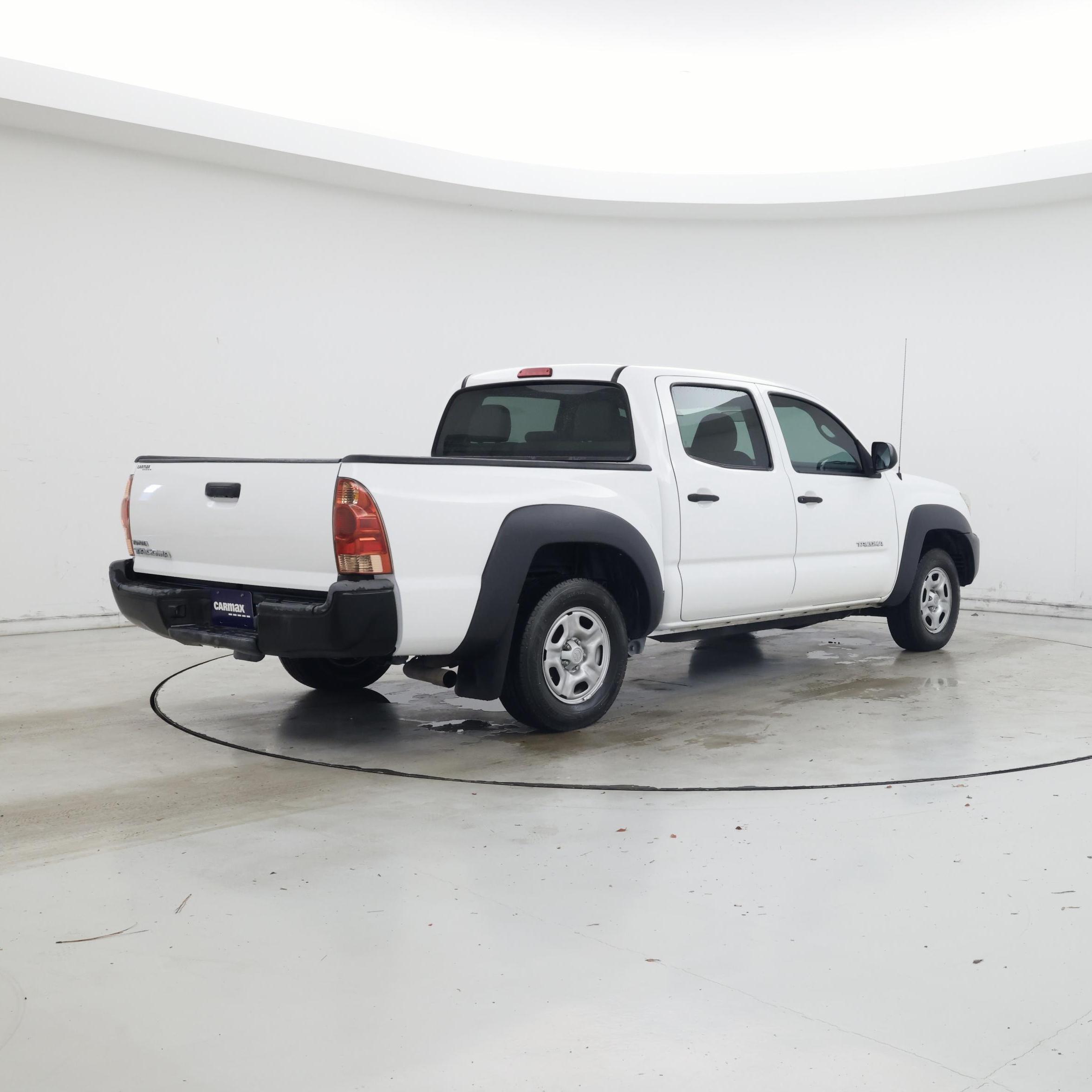 Thumbnail: 2015 Toyota Tacoma - 8