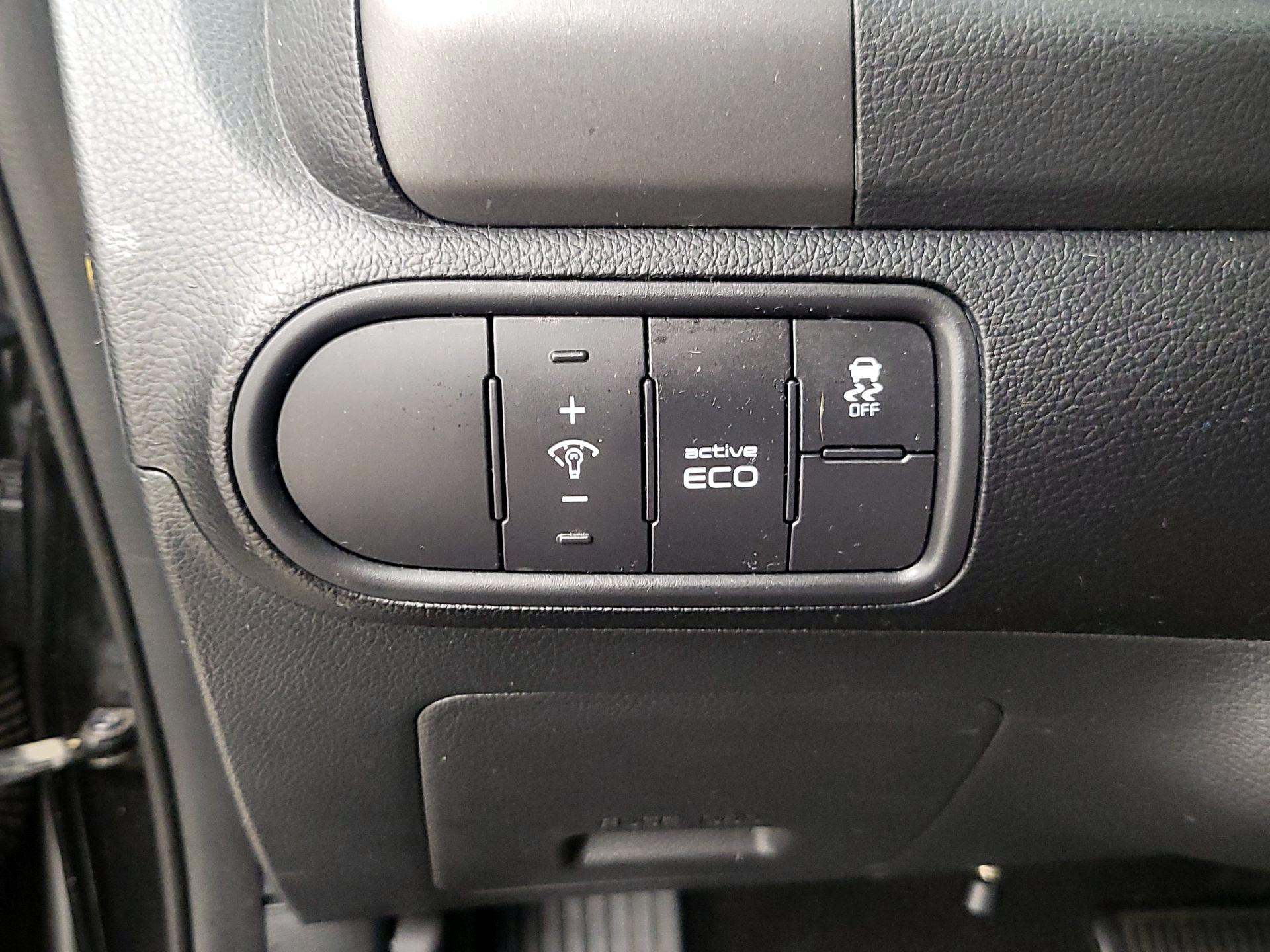 Thumbnail: 2016 Kia Forte - 13