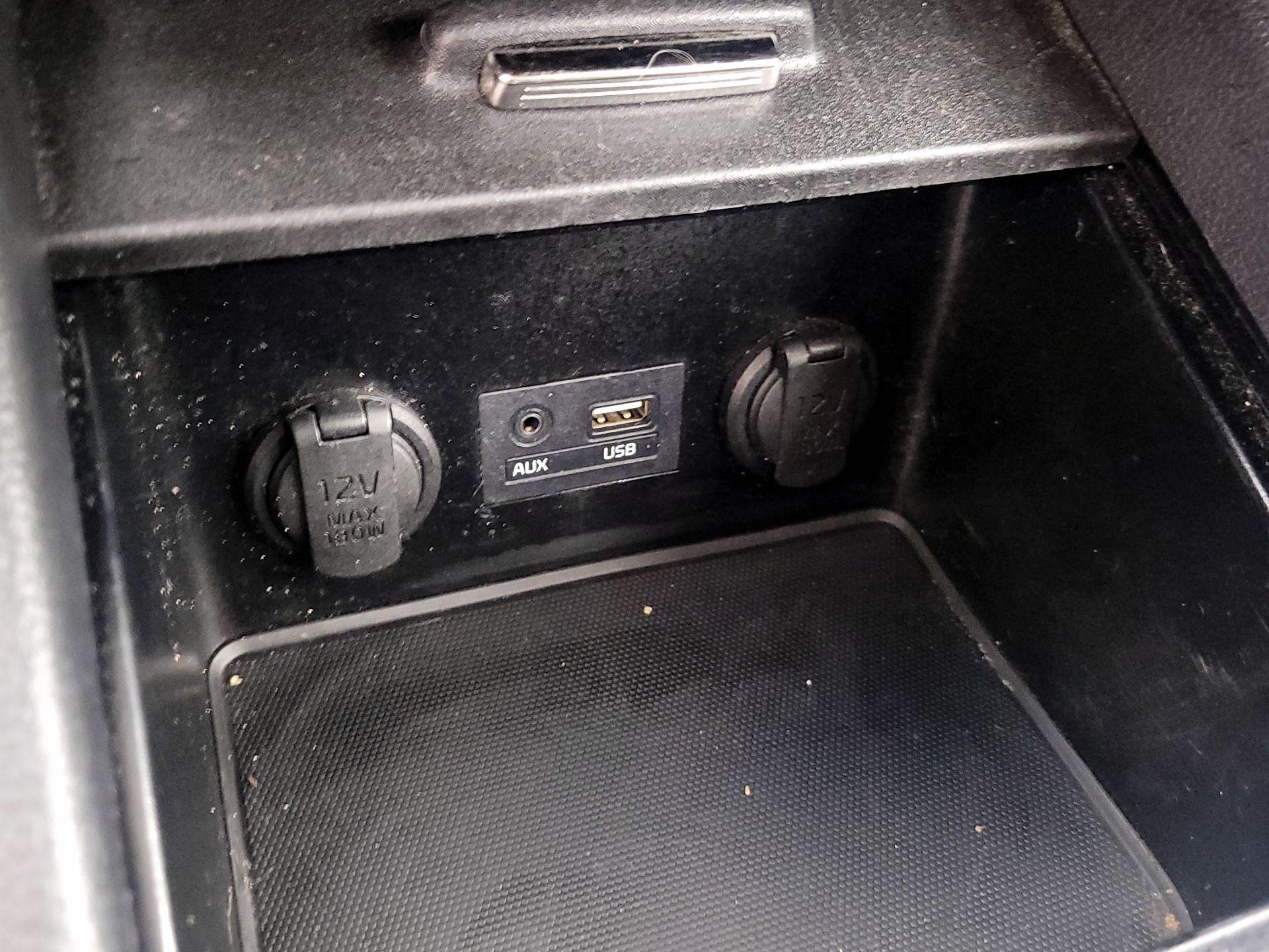 Thumbnail: 2016 Kia Forte - 17