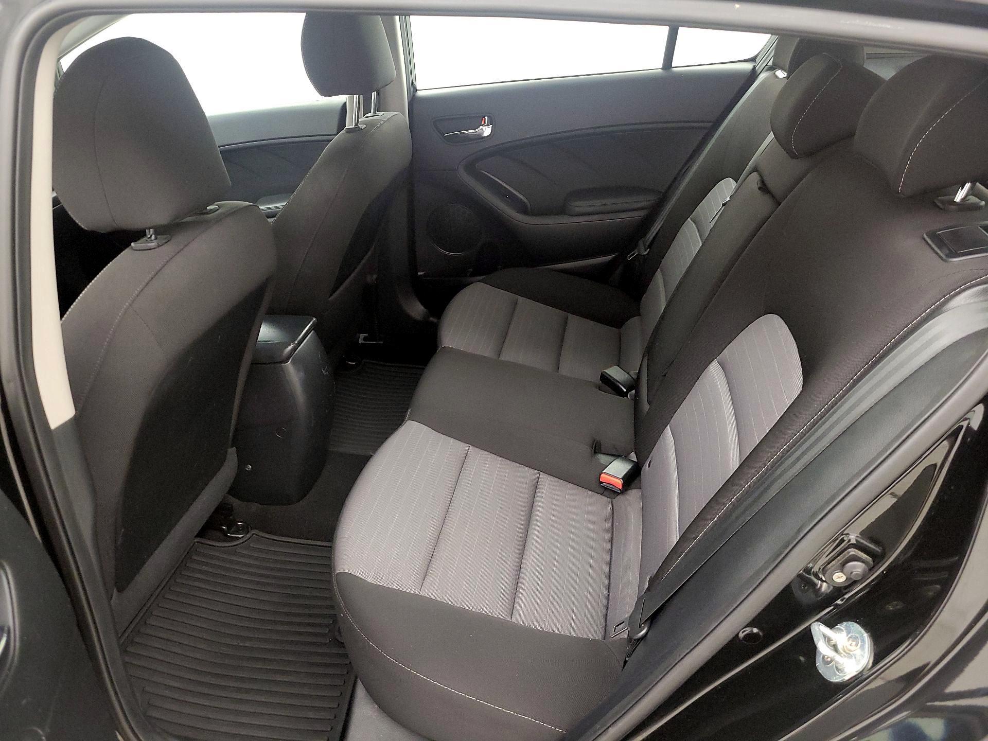 Thumbnail: 2016 Kia Forte - 18