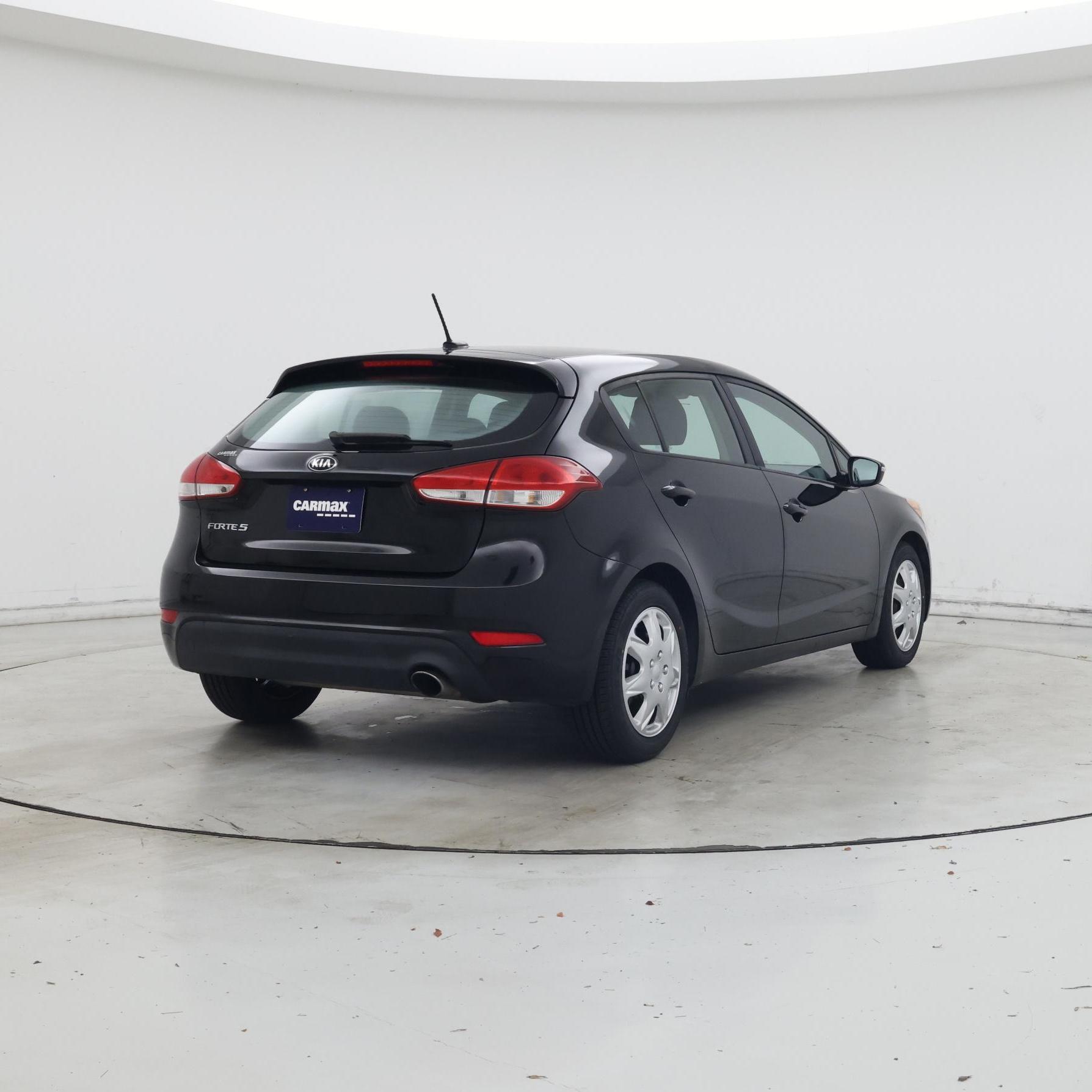 Thumbnail: 2016 Kia Forte - 8