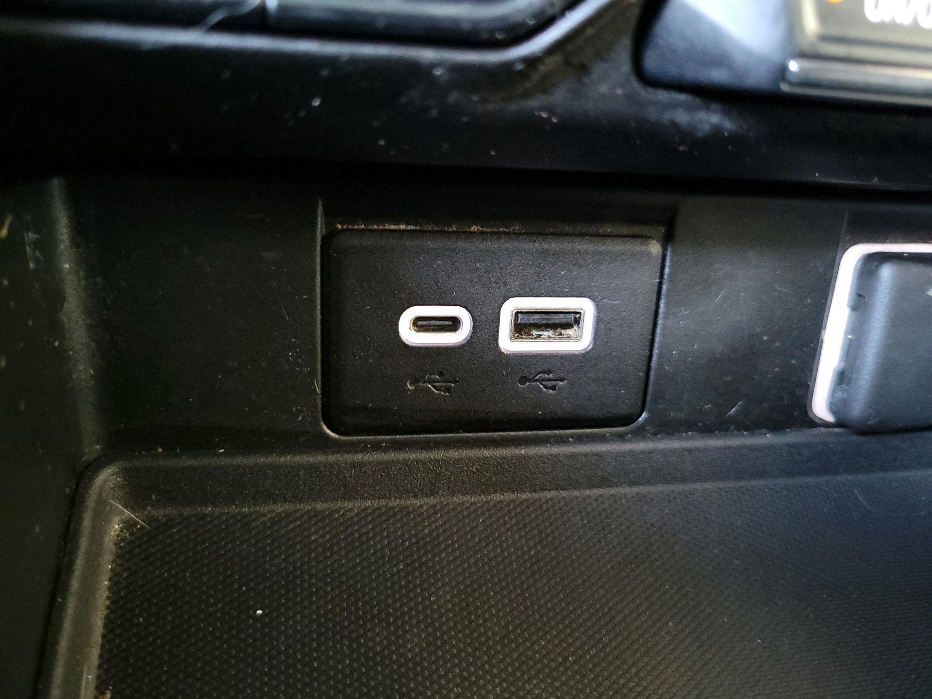 Thumbnail: 2022 Chevrolet Tahoe - 18