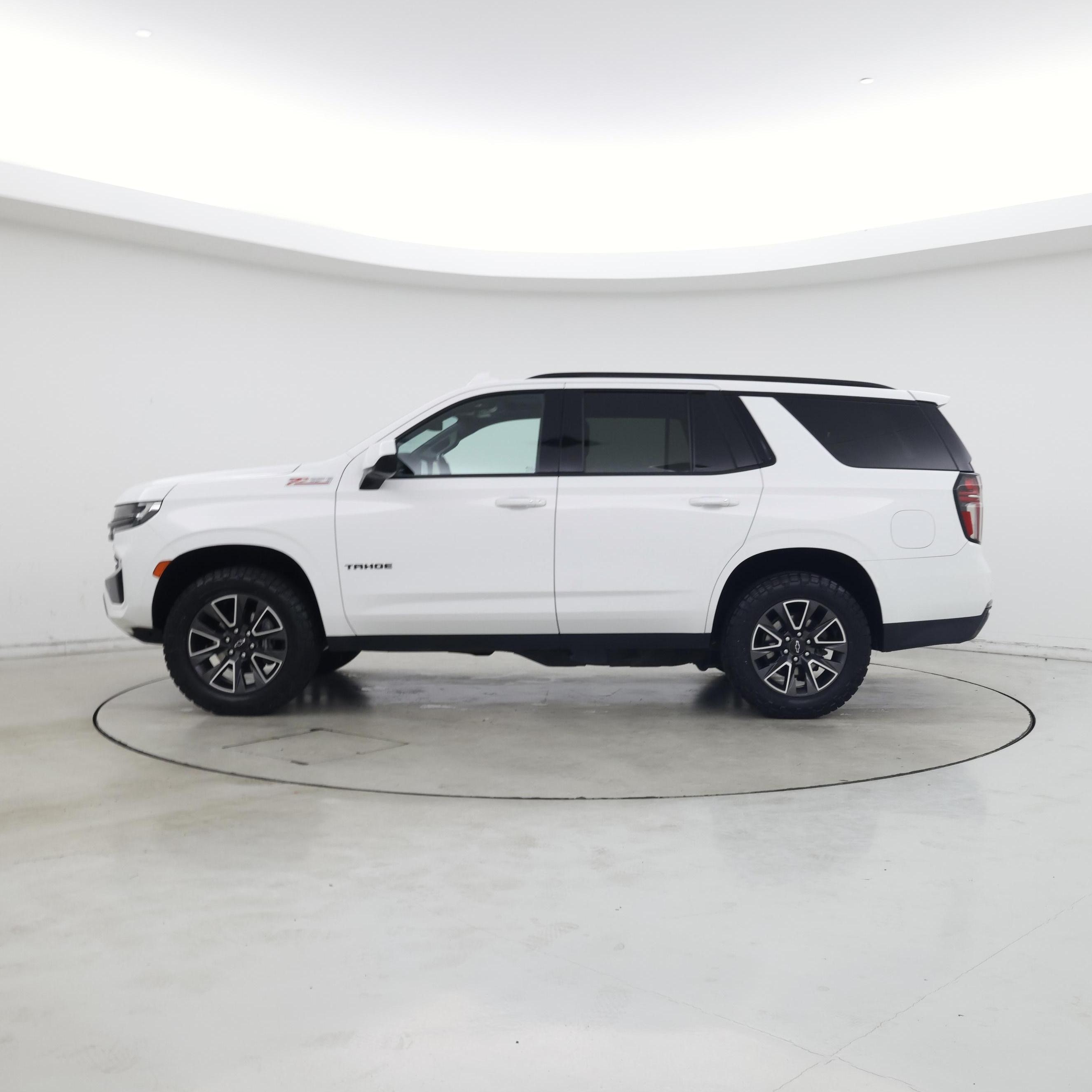 Thumbnail: 2022 Chevrolet Tahoe - 3