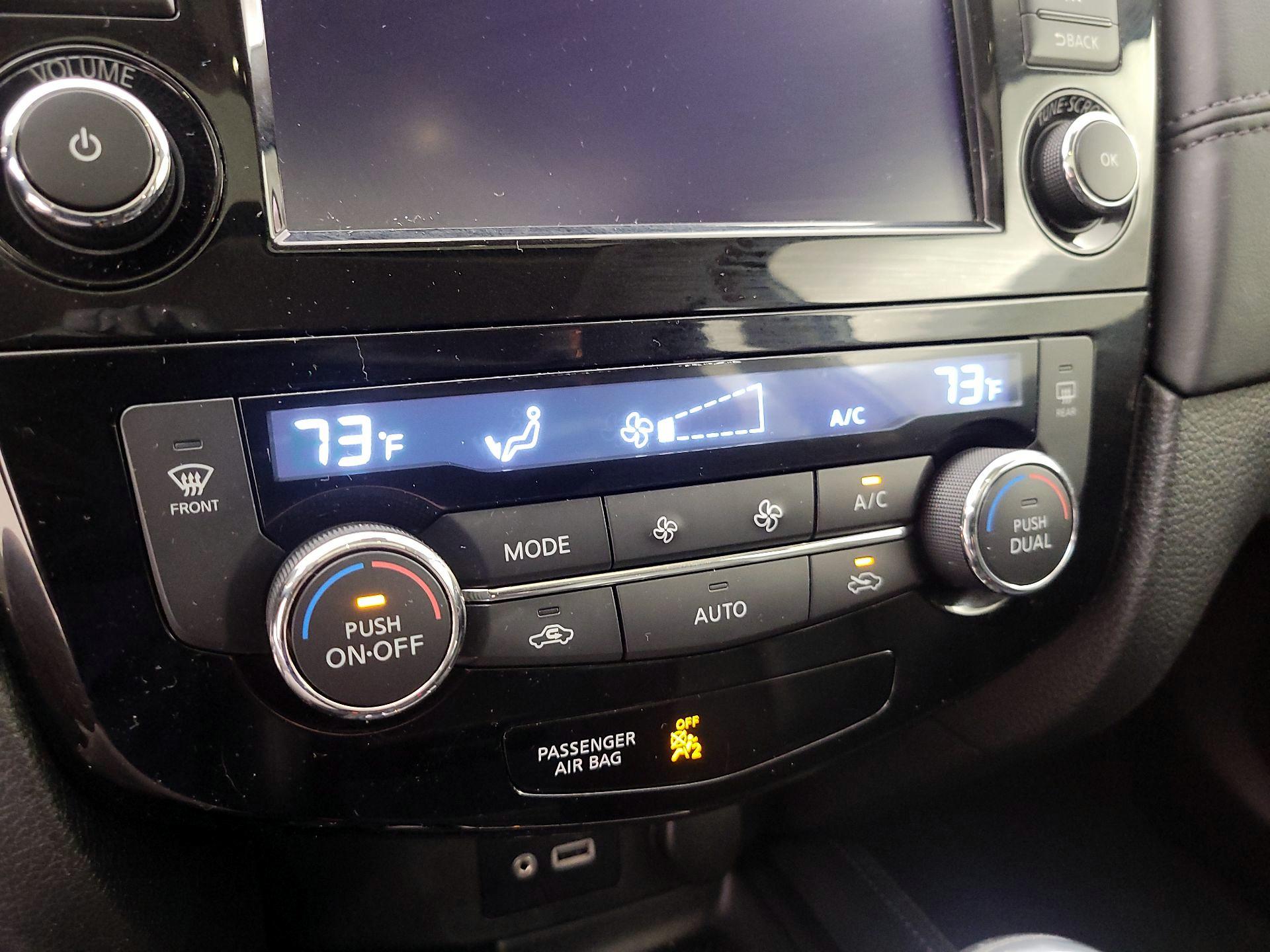 Thumbnail: 2019 Nissan Rogue - 17